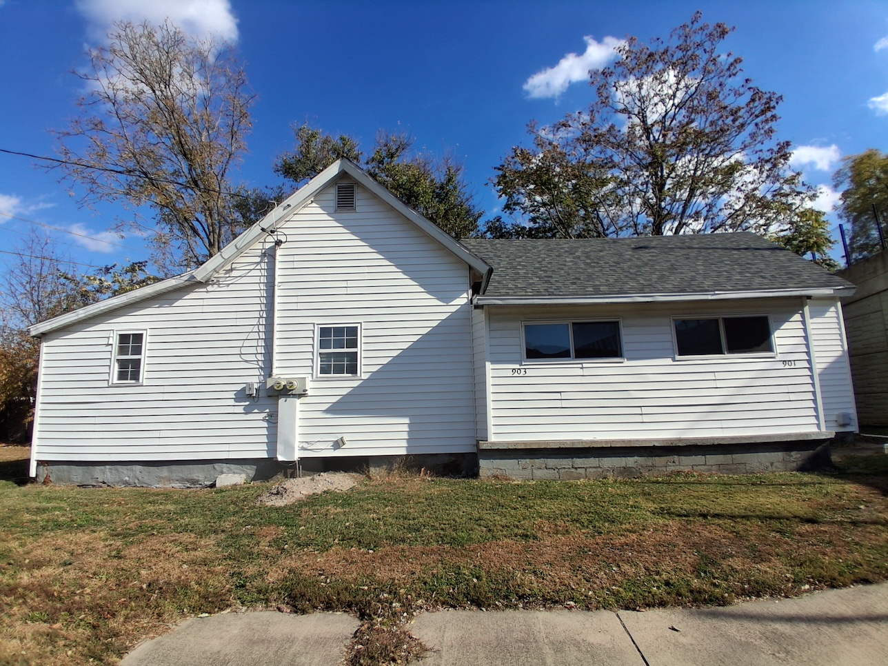 Danville House: 903 Jewell