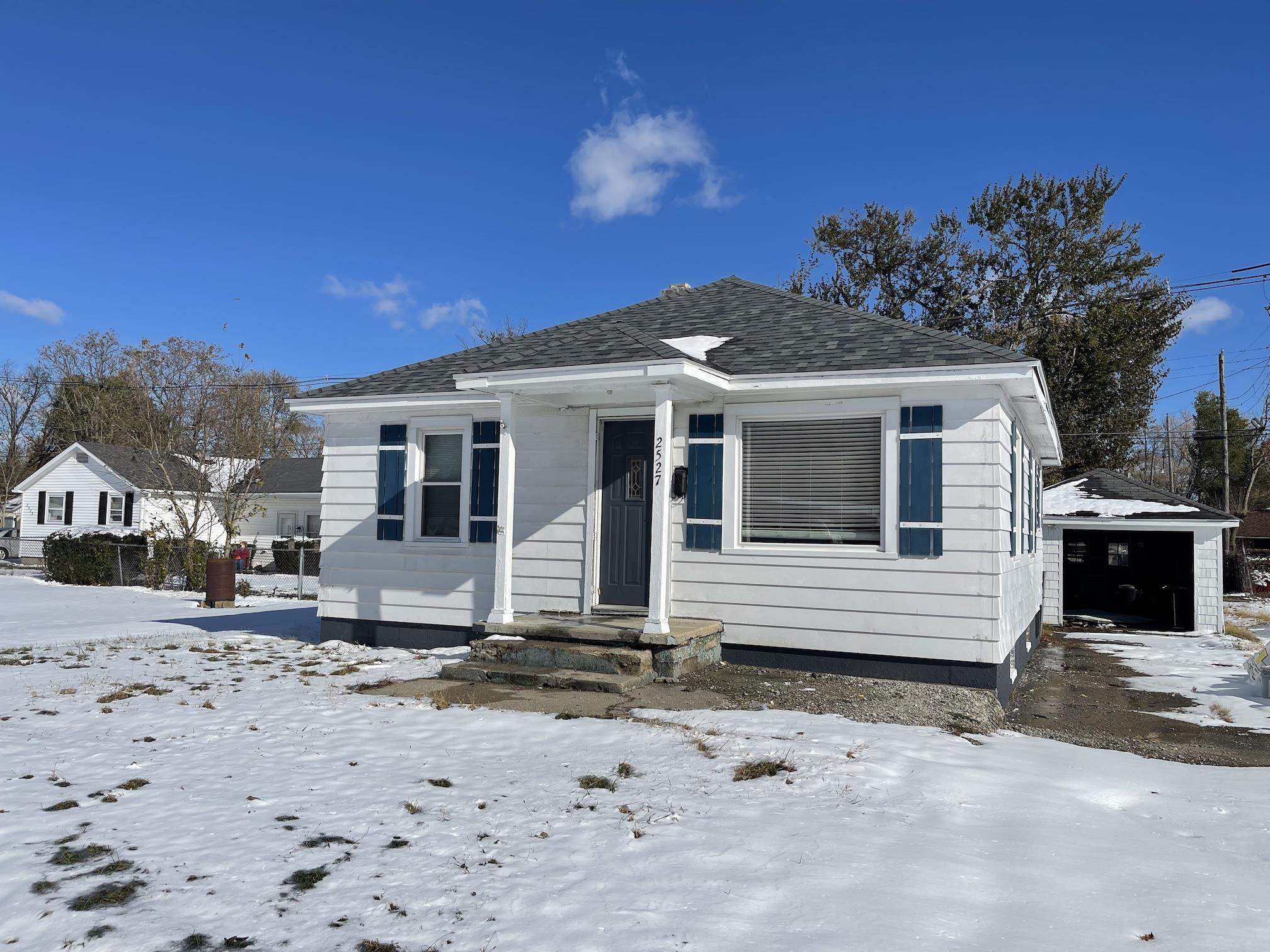 Danville House: 2527 Georgetown  Rd