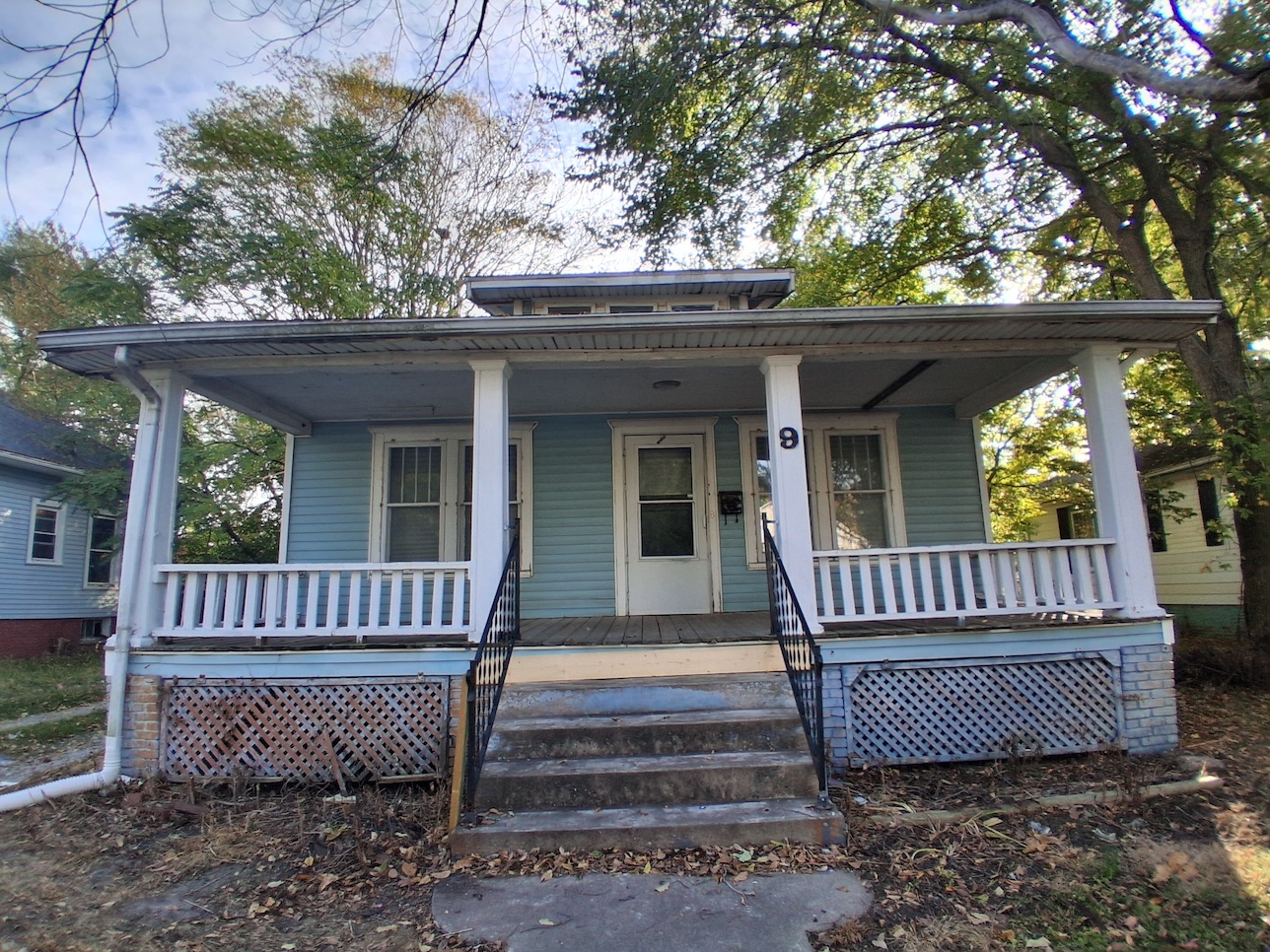 Danville House: 9 State