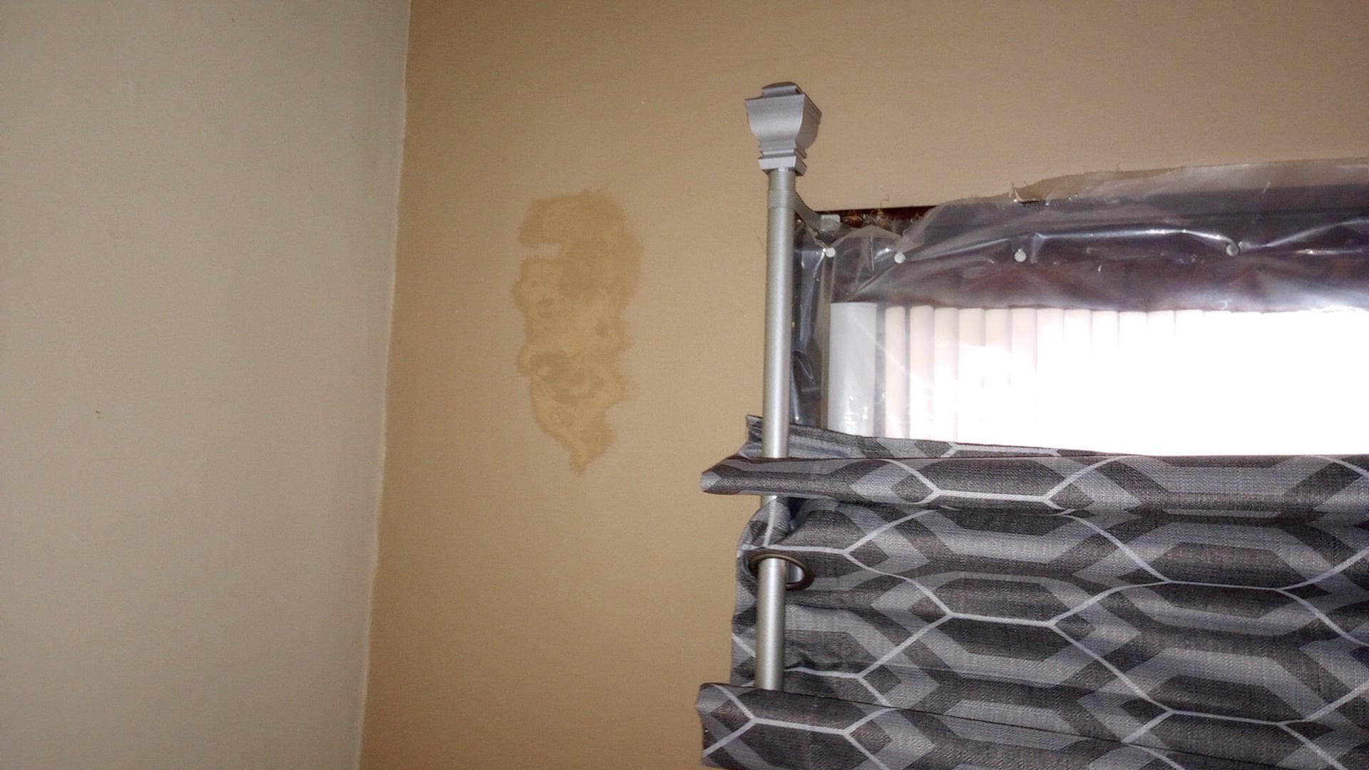 Danville House: 210-202 Walnut