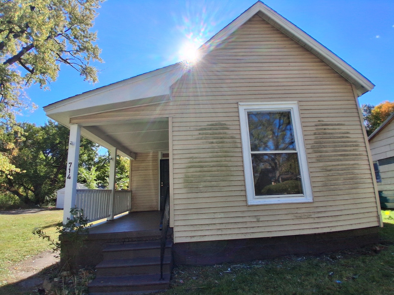 Danville House: 714 Bryan