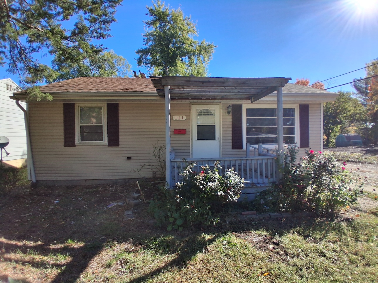 Danville House: 111 Grace