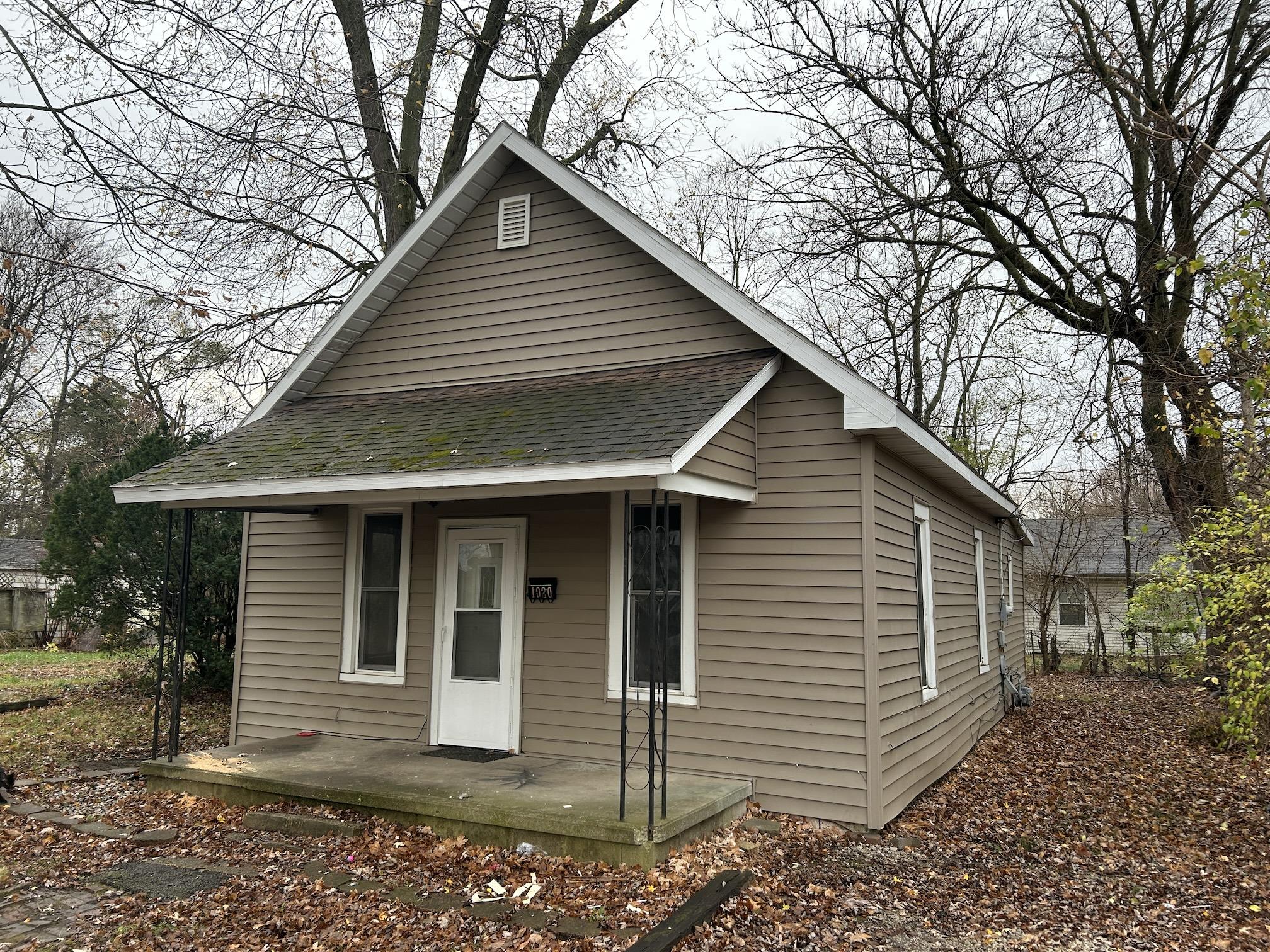 Danville House: 1020 Robinson