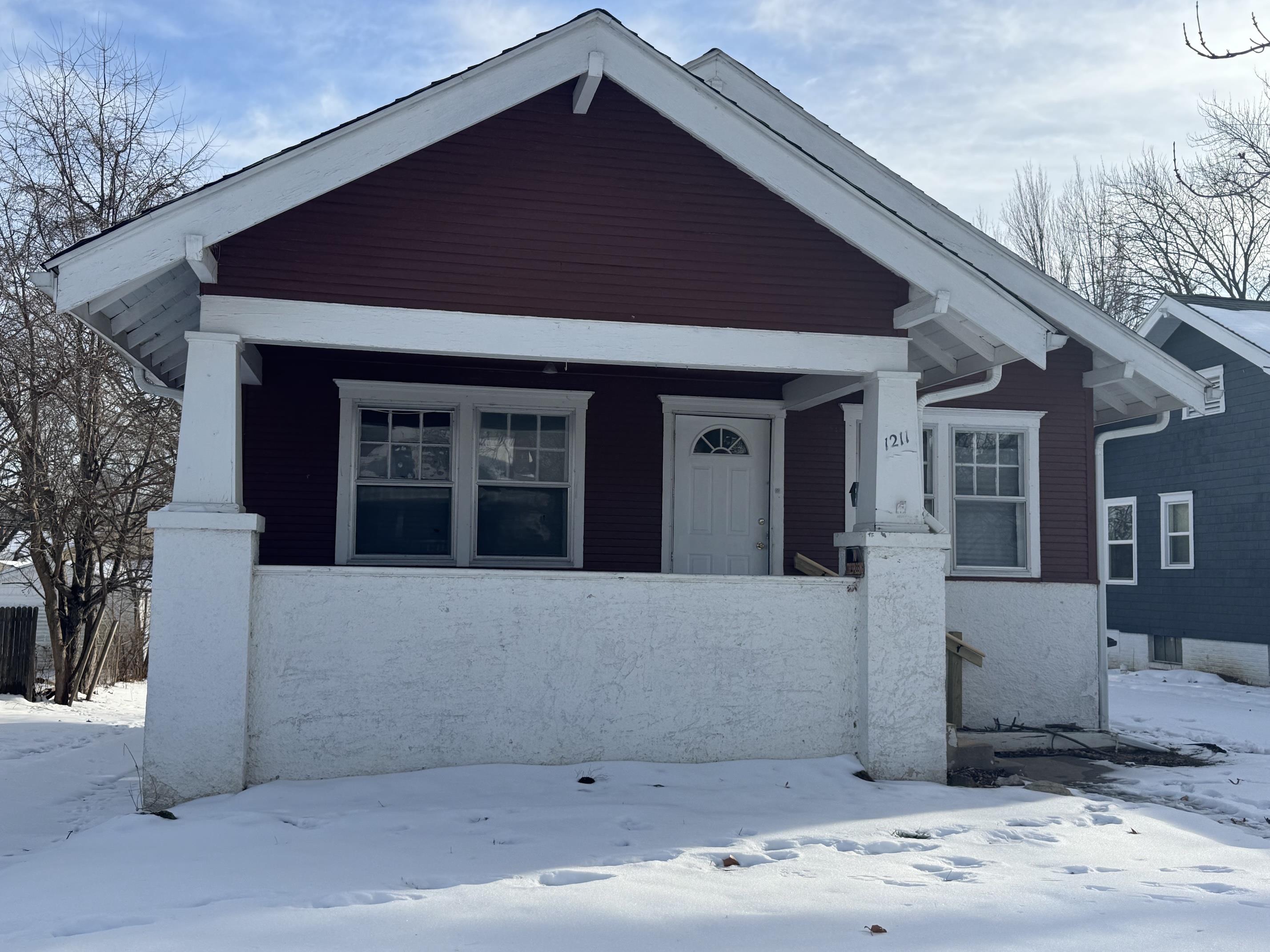 Danville House: 1211 Sheridan