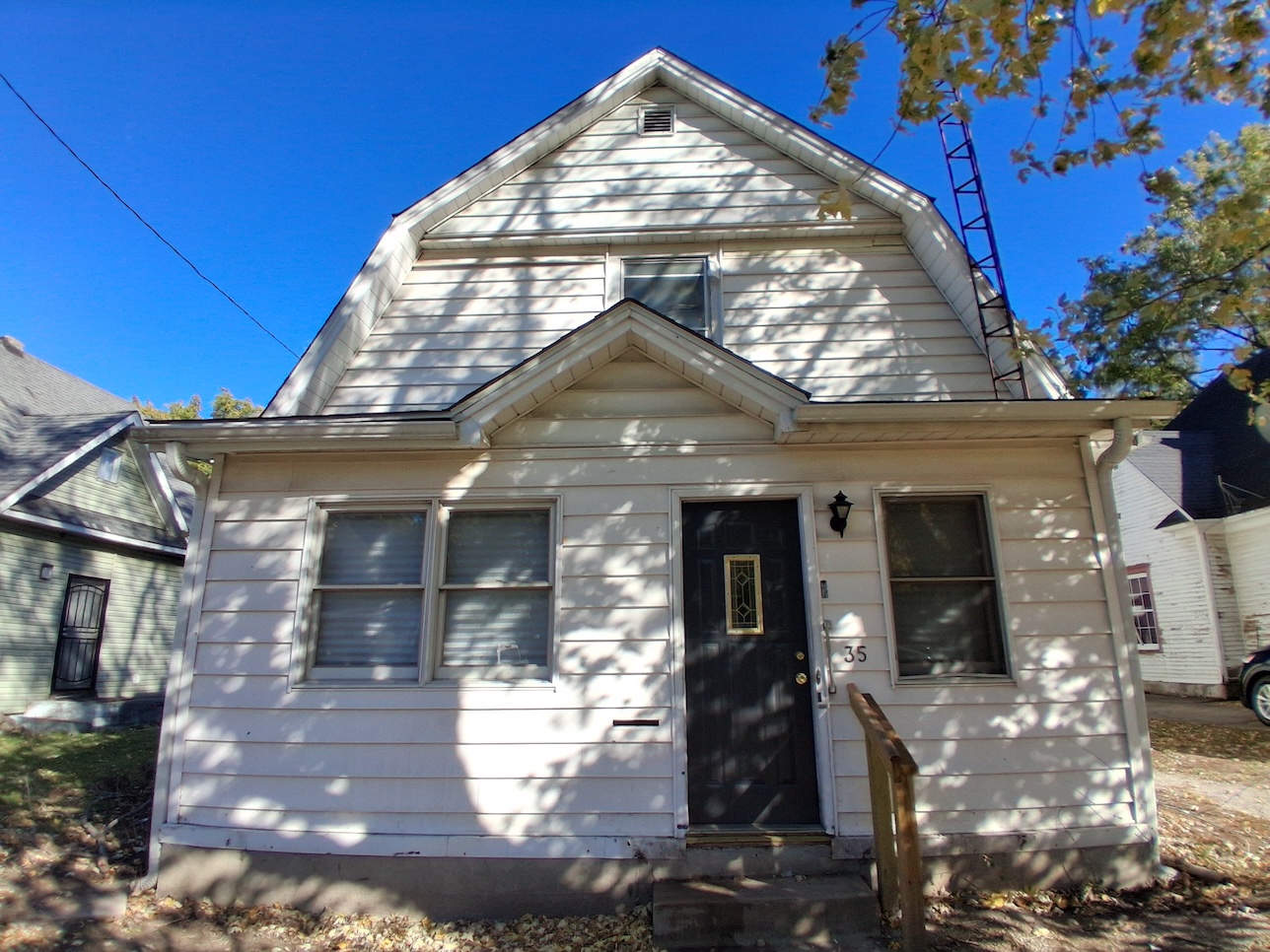 Danville House: 35 Griffin
