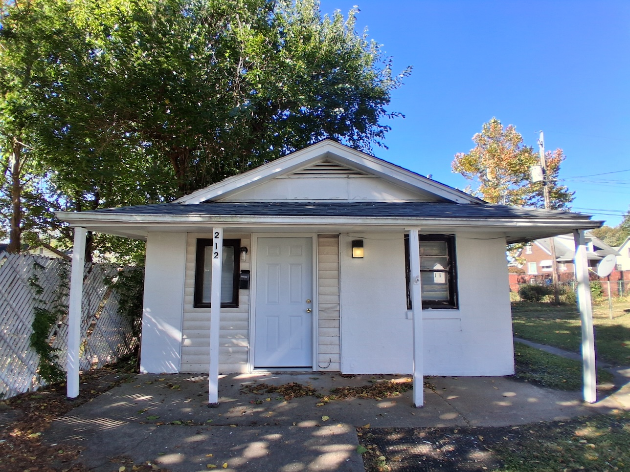 Danville House: 212 Edwards