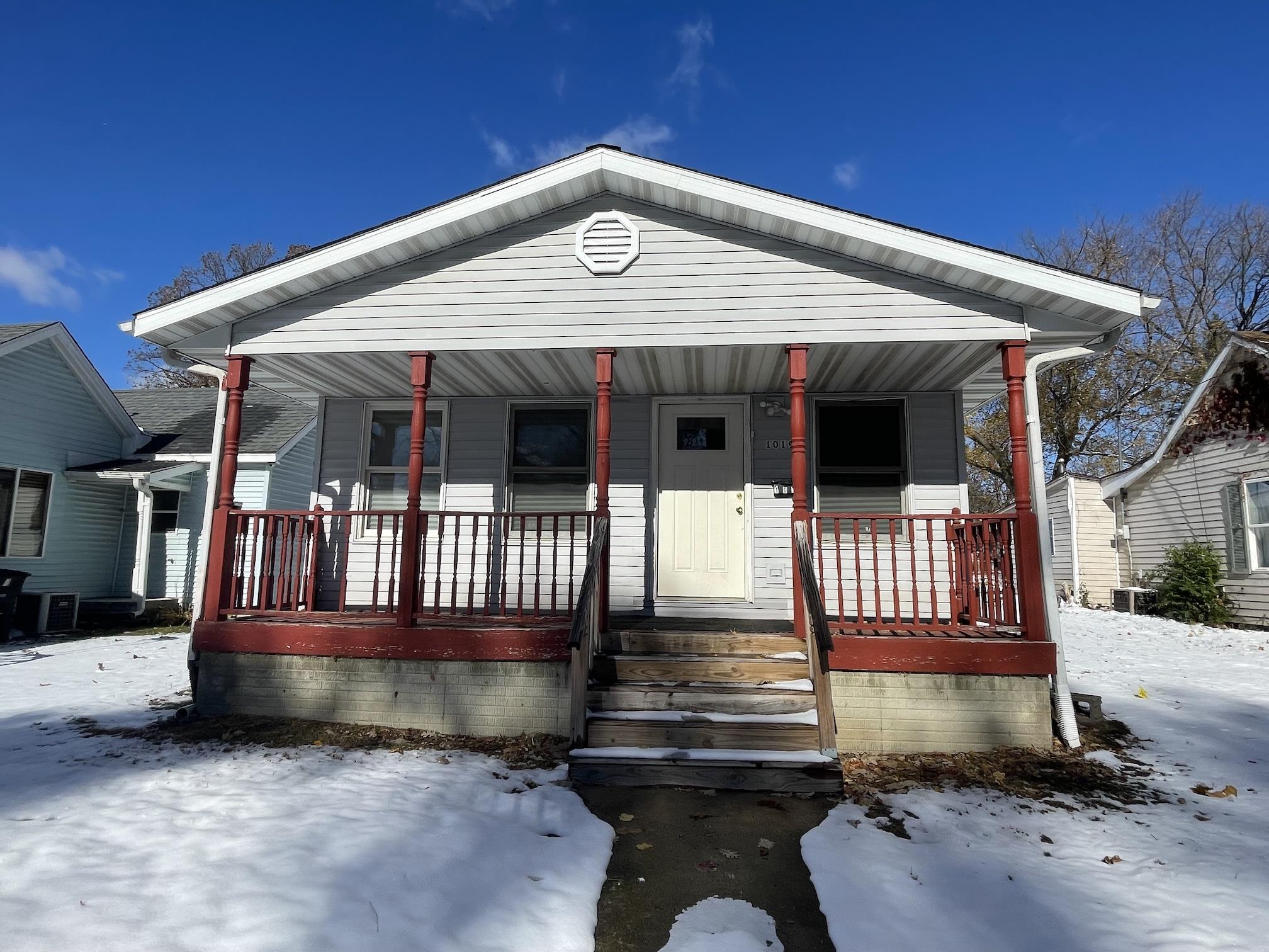 Danville House: 1019 Grove