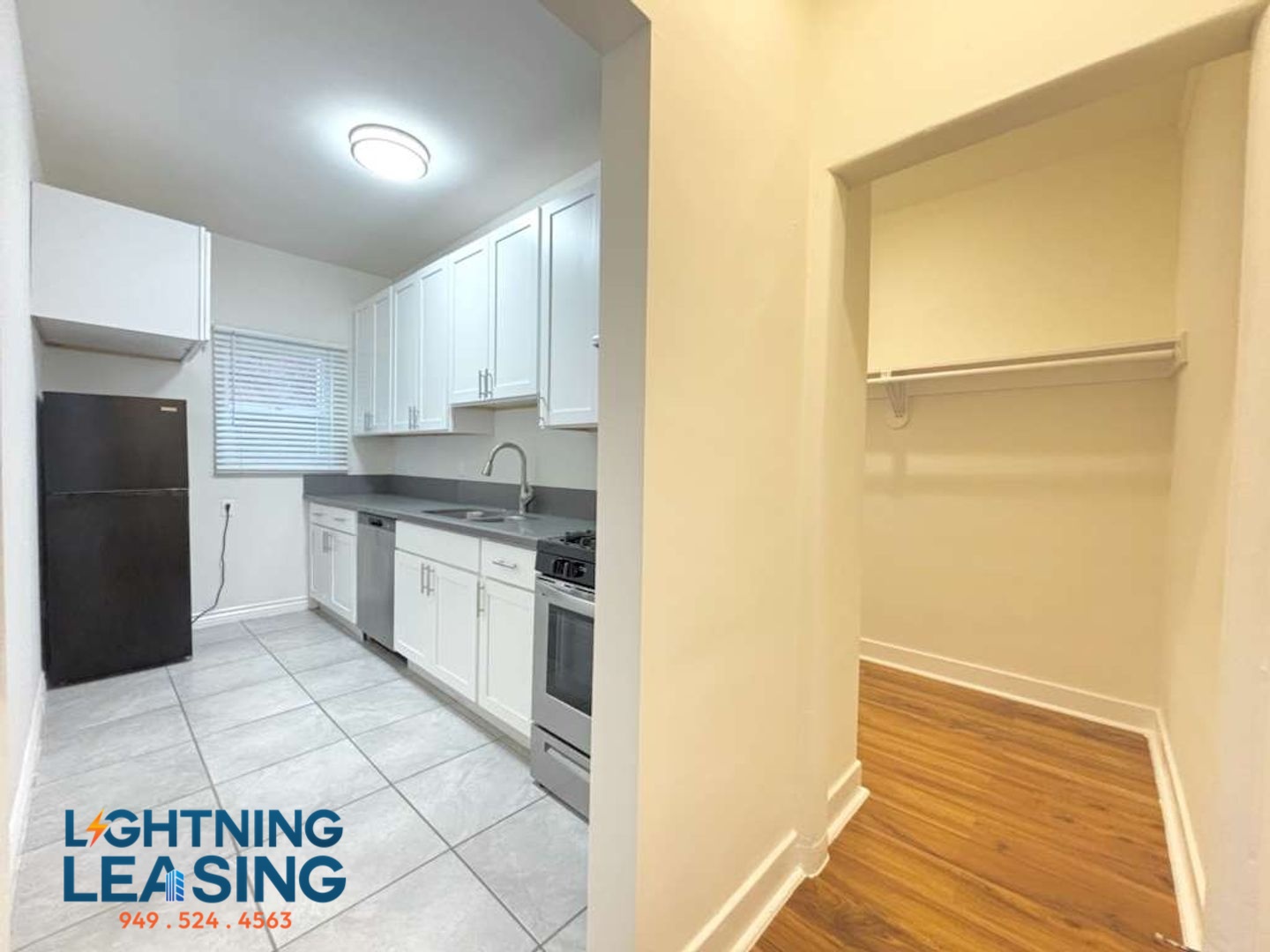 Los Angeles Condo: 404 N Coronado St