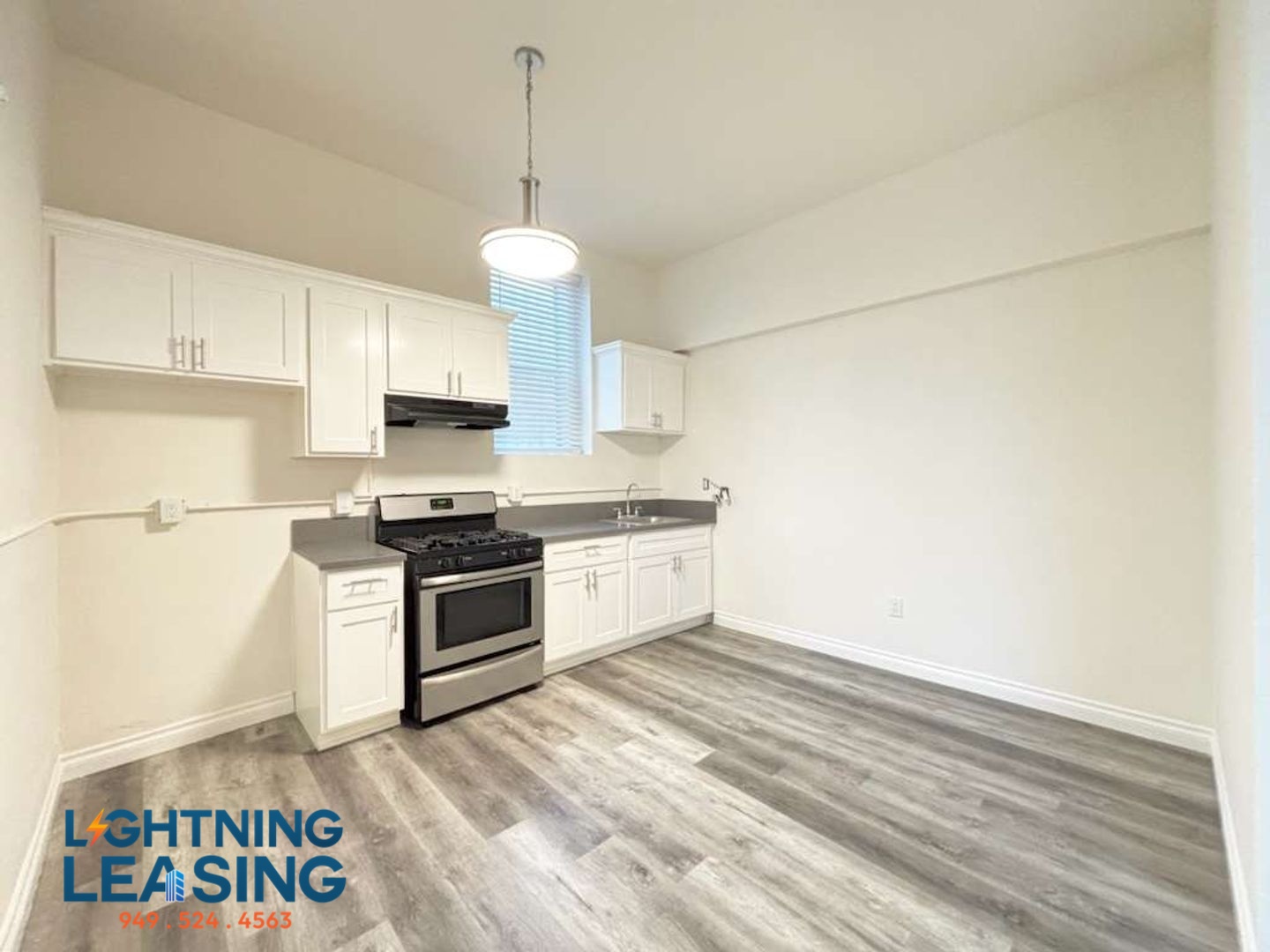 Los Angeles Condo: 915 S Carondelet St