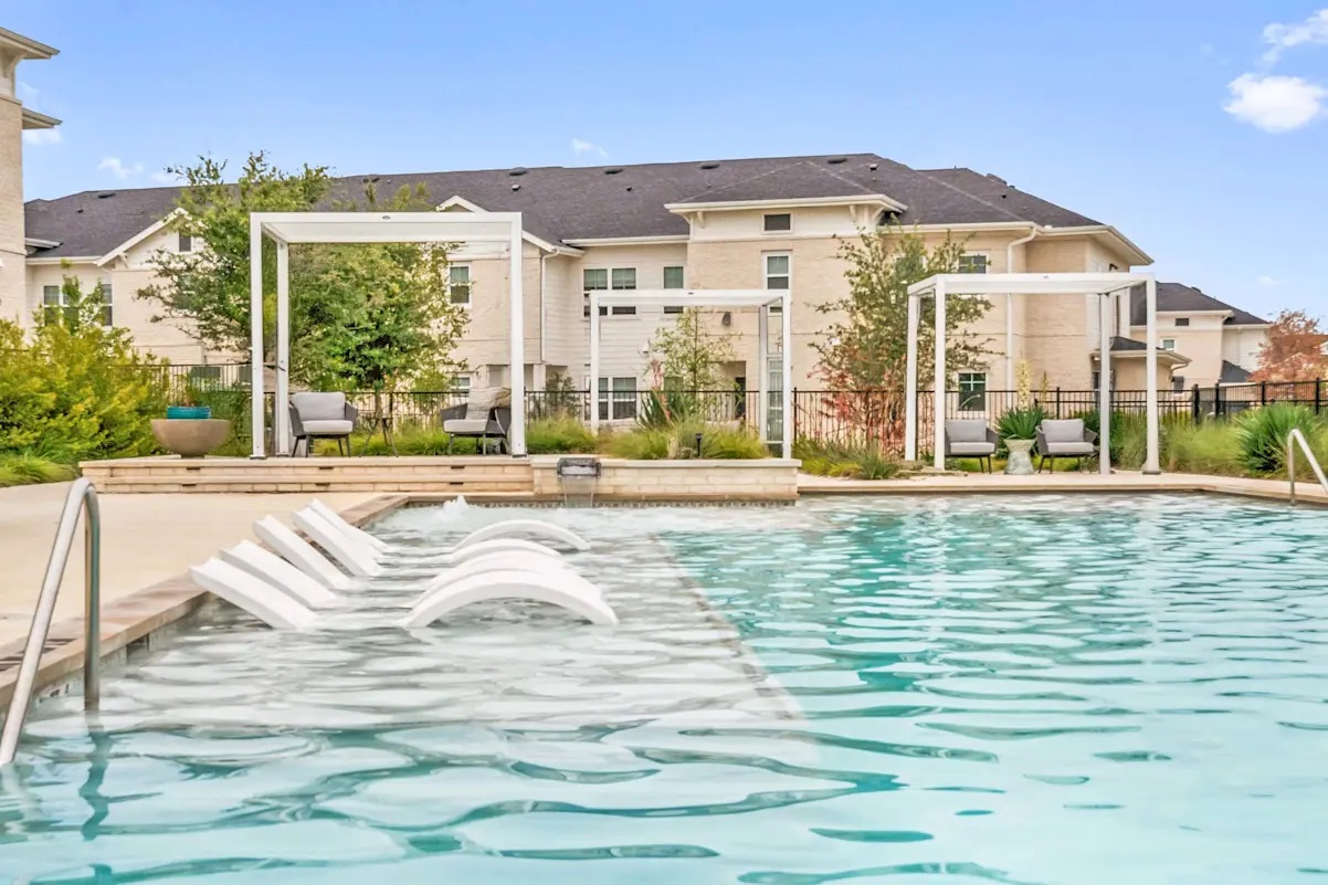 Leander Condo: 1102 Halsey Dr