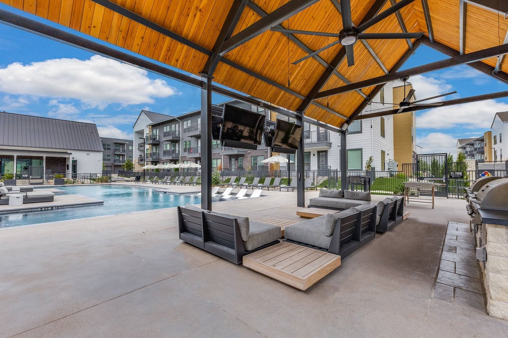 Leander Condo: 3800 N A W Grimes Blvd