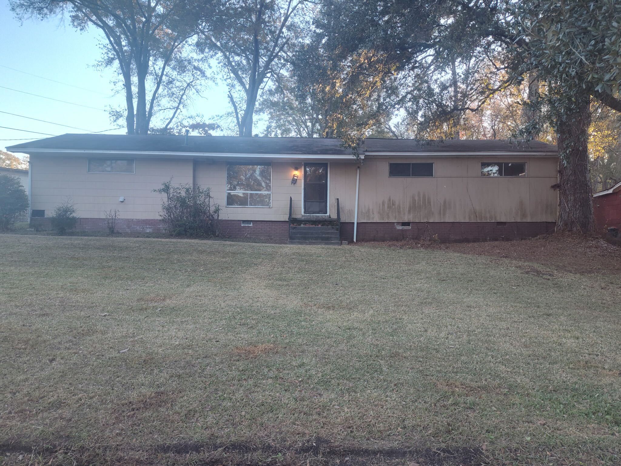 Jackson House: 665 Heather Lane