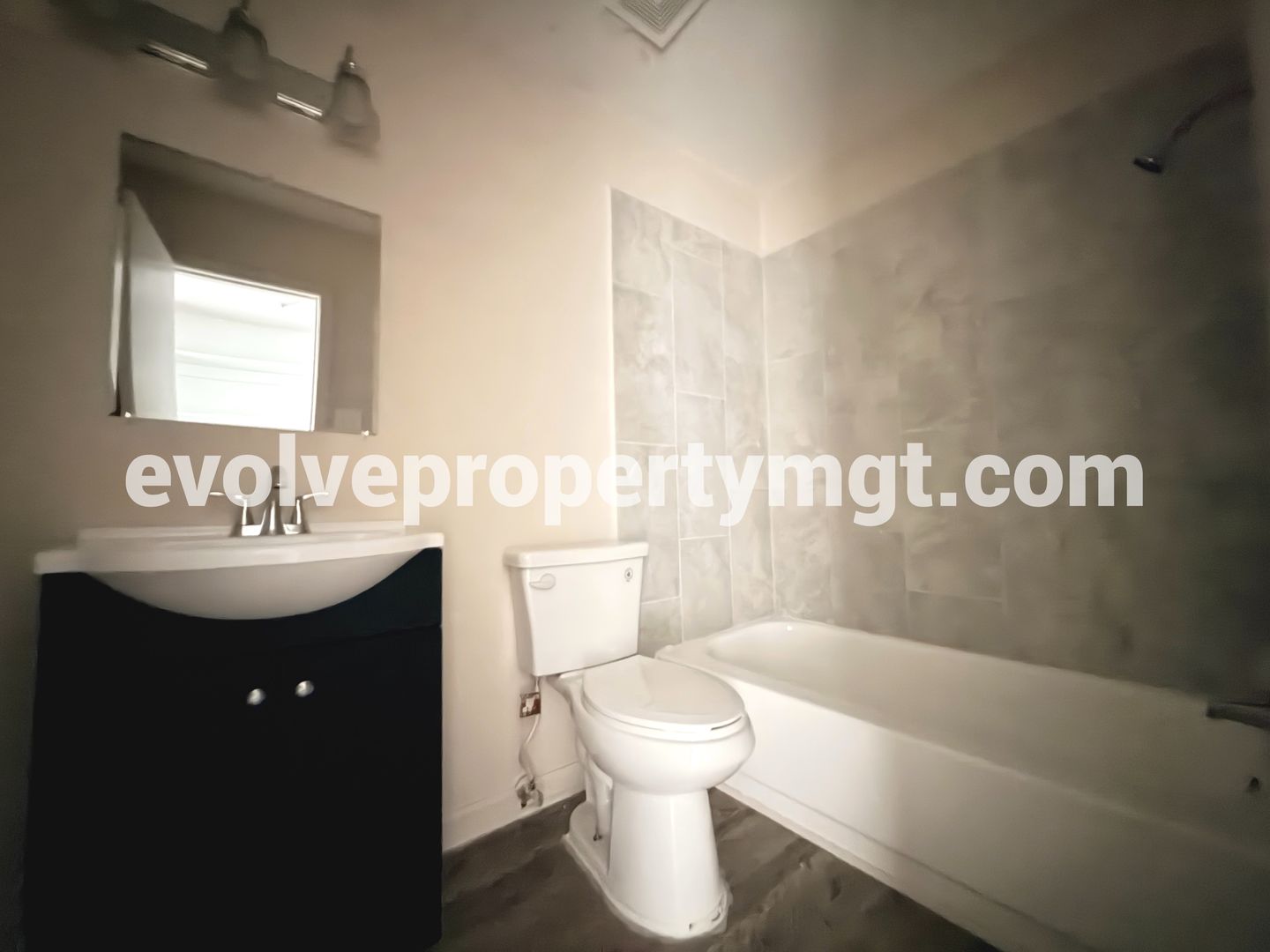 Memphis House: 3886 Camelia Cove