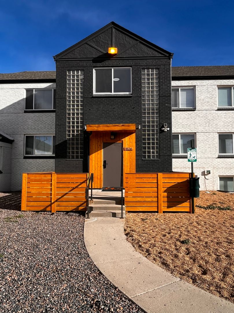 Denver Apartment: 1524 Wabash St