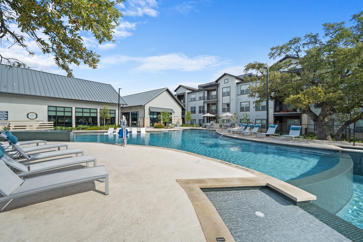 Leander Condo: 2091 Raider Way