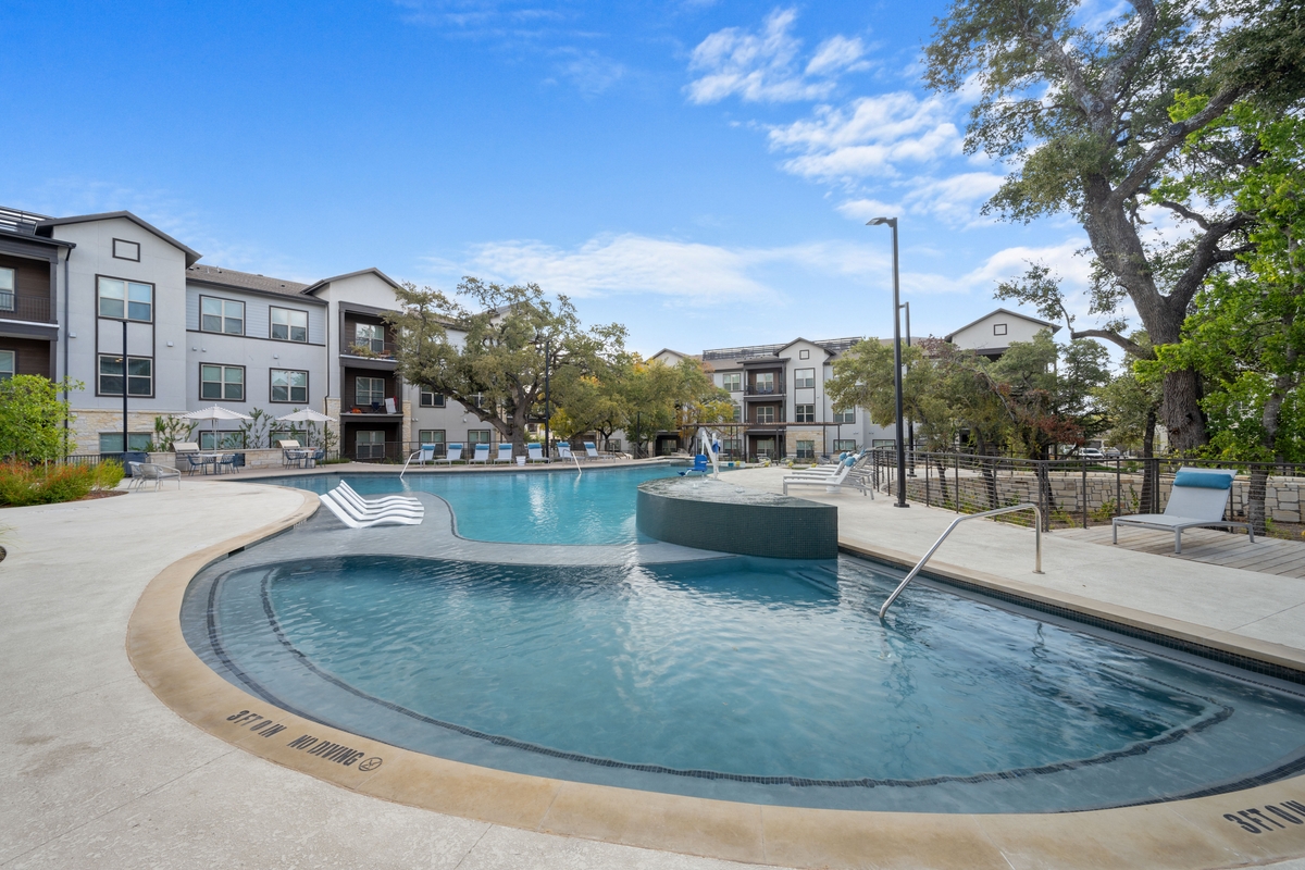 Leander Condo: 2091 Raider Way