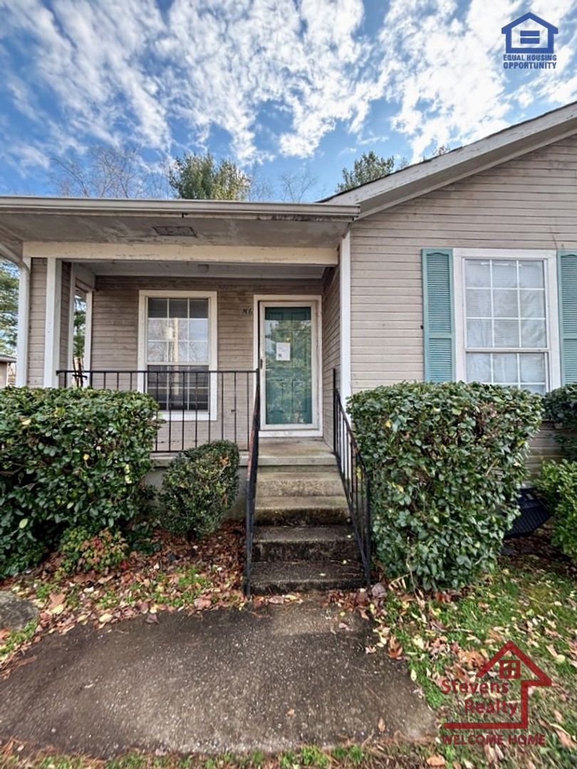 Mcminnville House: 459 Oriole Dr