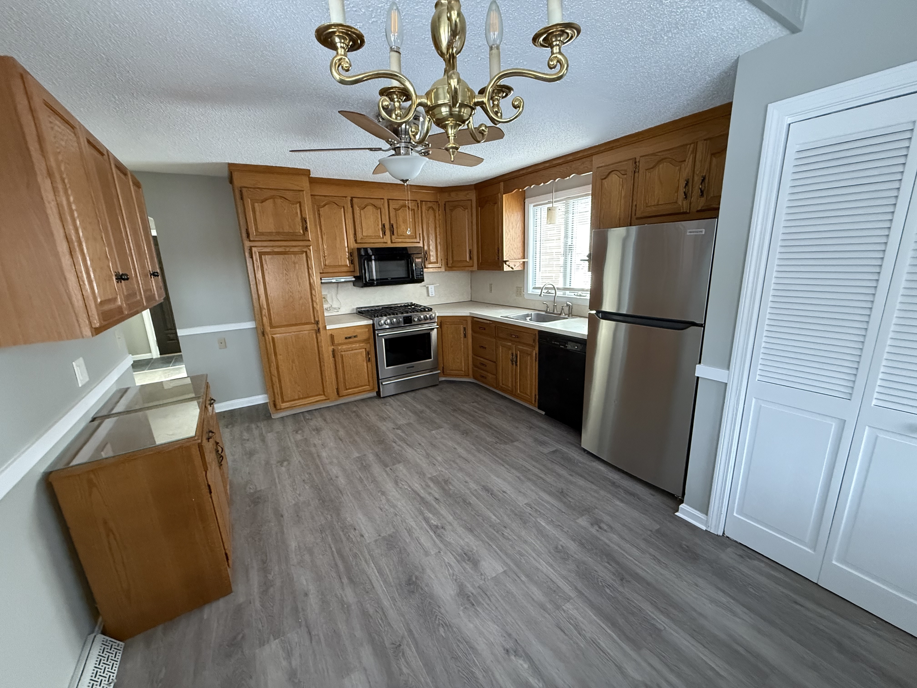 New Britain House: 123 Merigold Dr