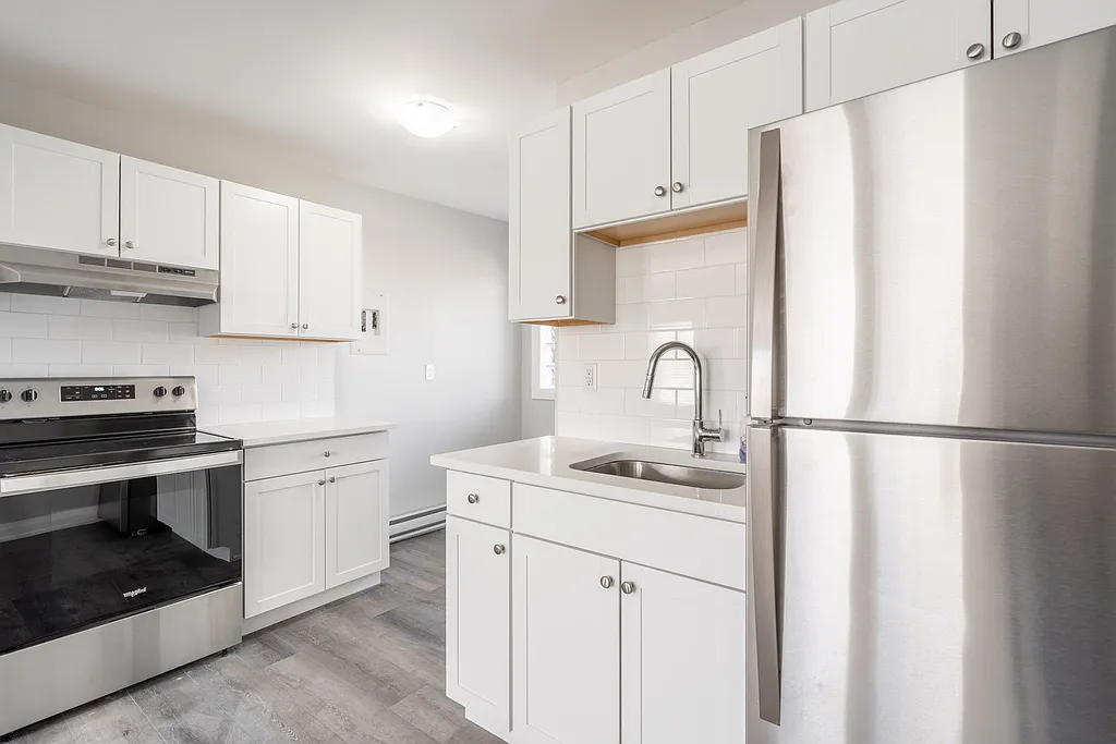 Hamilton Condo: 81 Gibson Ave