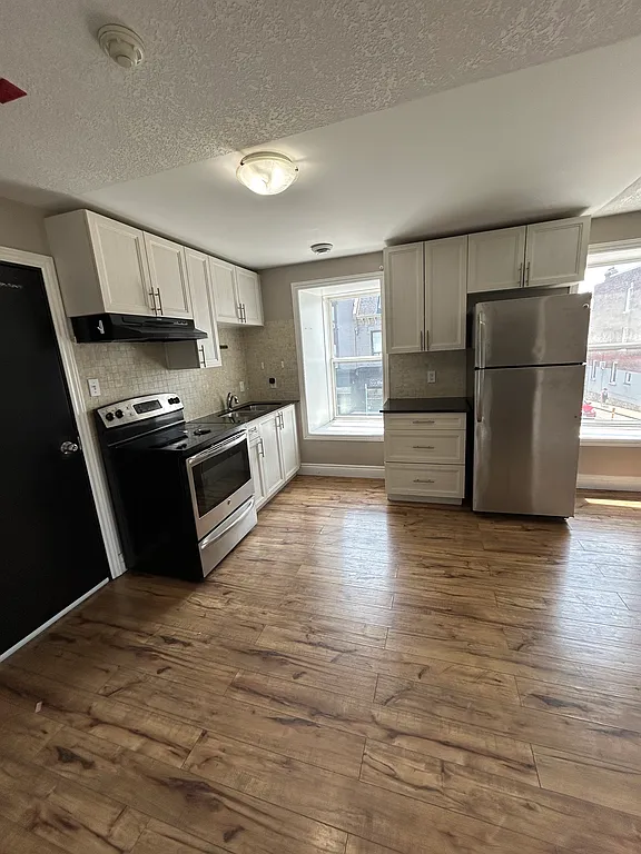 Hamilton Condo: 470 King St W