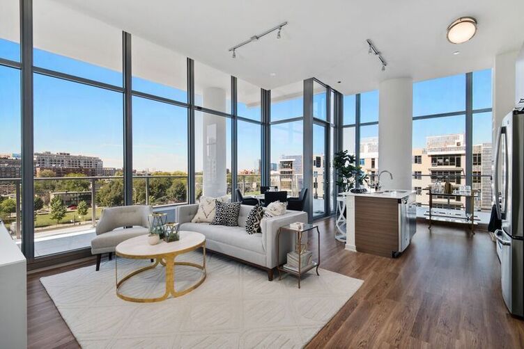 Chicago Condo: 347 West Chestnut St,