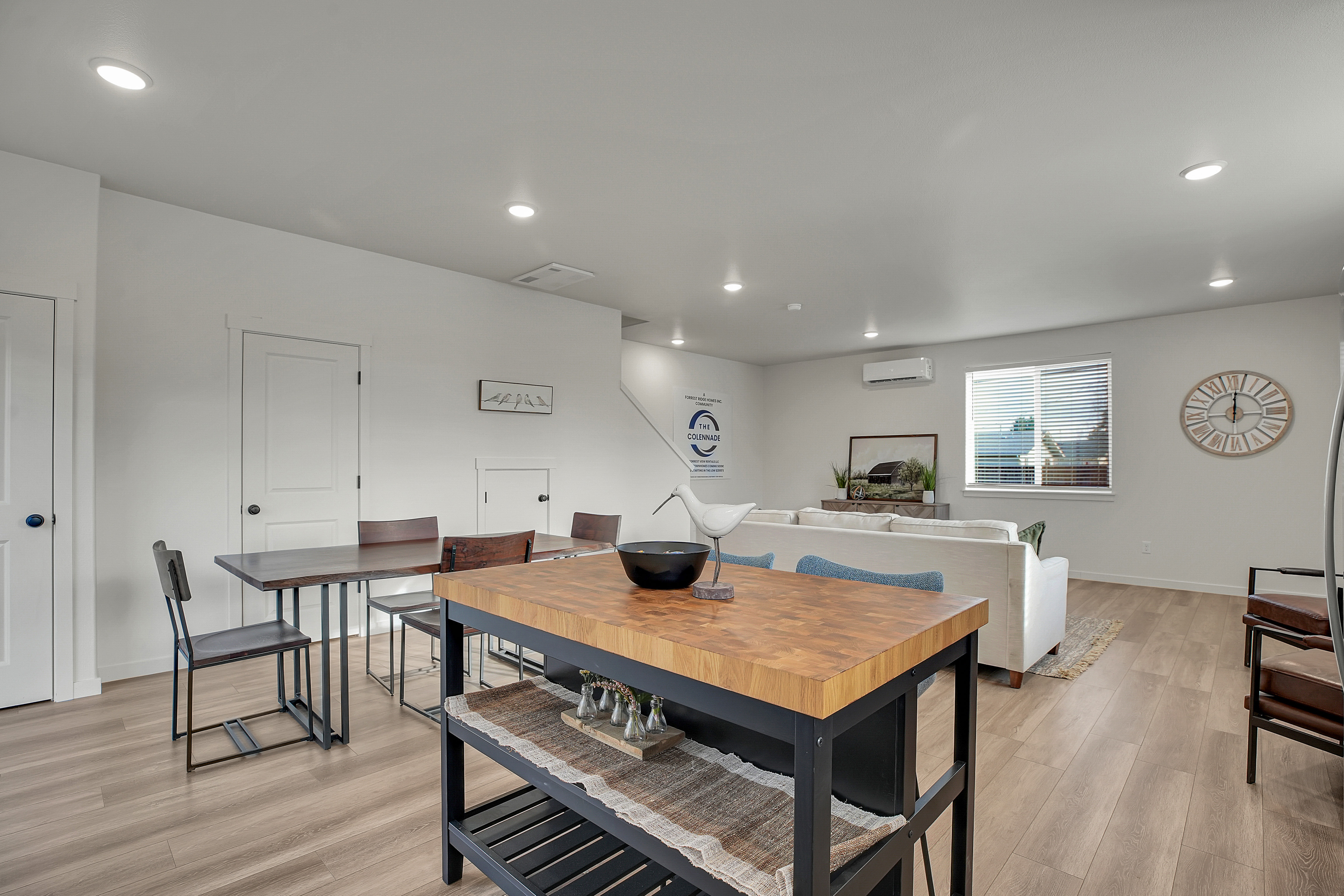 Albany Townhome: 261 28th Ave