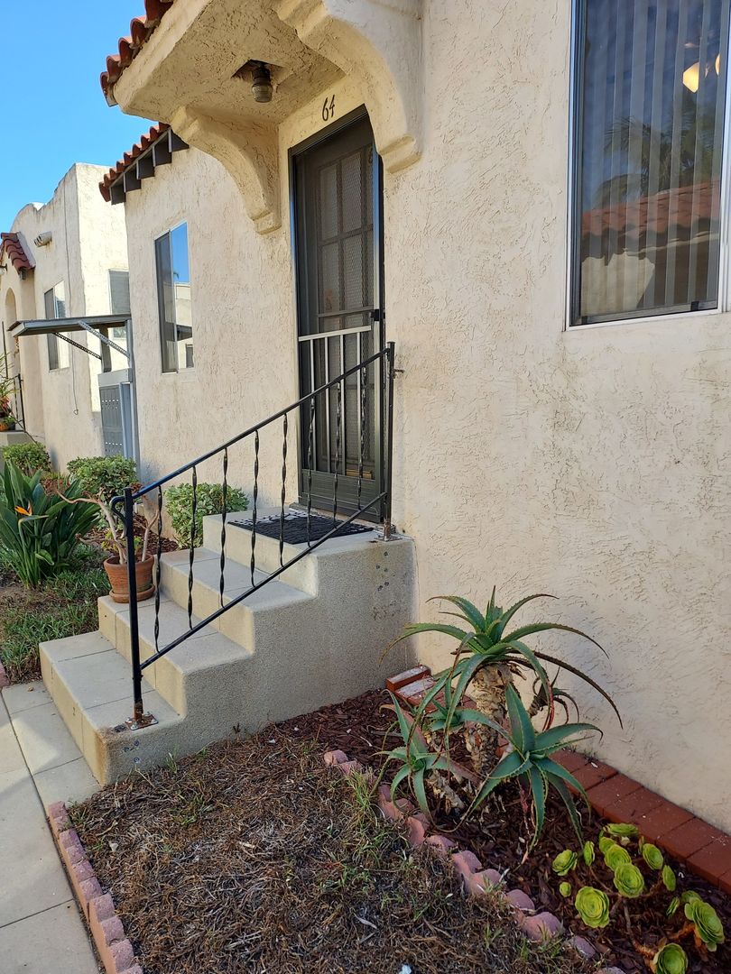 SAN DIEGO Condo: 2564 E. BROADWAY