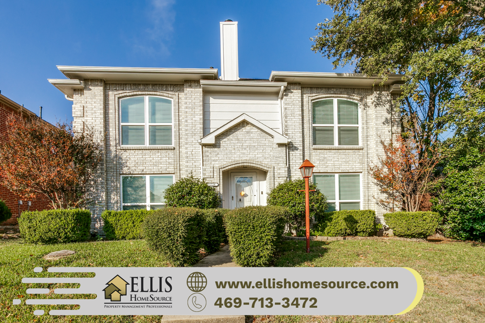 Lewisville House: 1728 Creekpoint