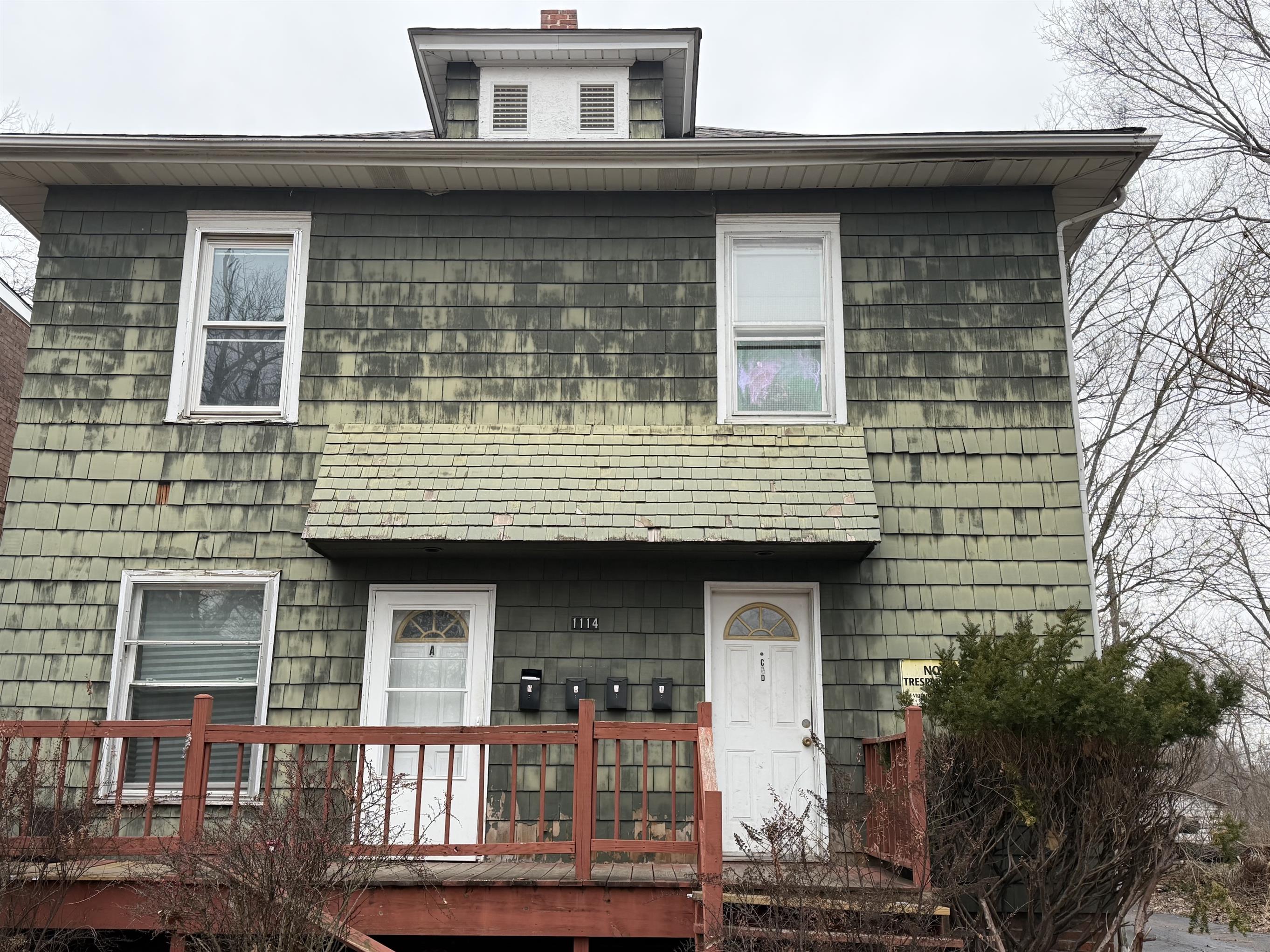 Danville House: 1114-B Gilbert