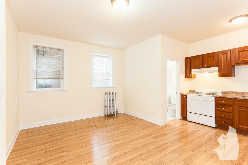 Chicago Condo: 2600 N Kimball Ave