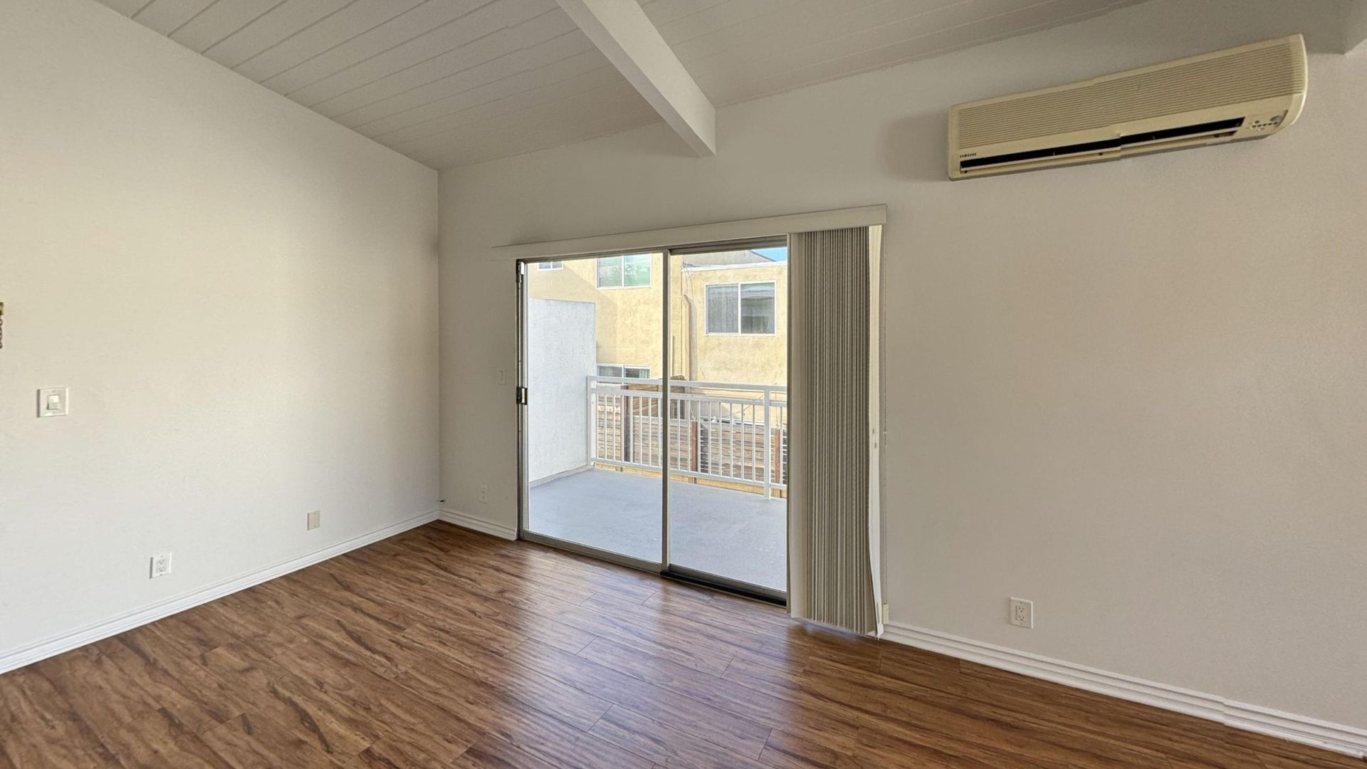 Santa Monica Condo: 1433 25th St