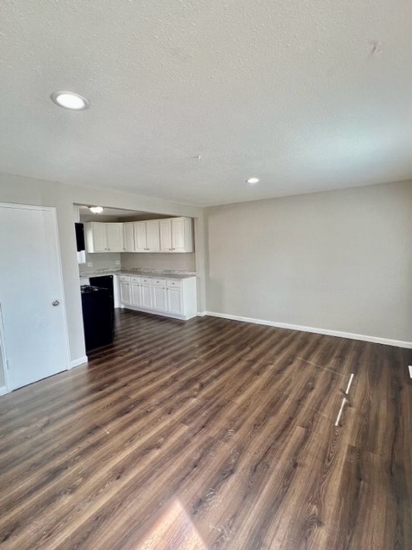 Denver Apartment: 982 S Sheridan Blvd