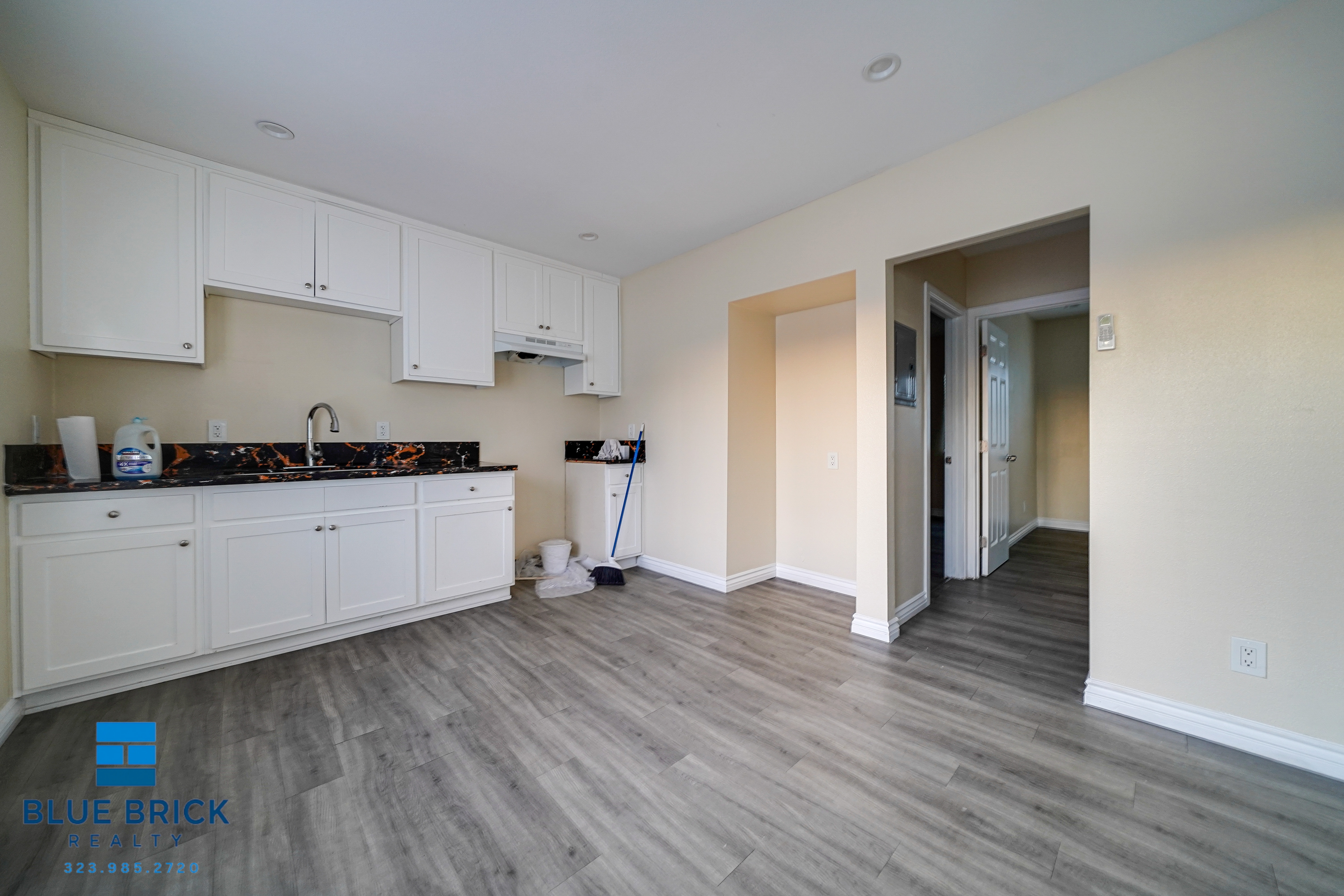 Los Angeles Condo: 2440 1/2 Fairmount St