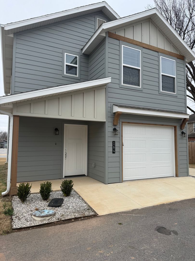 Centerton House: 164 Copper Oaks Drive