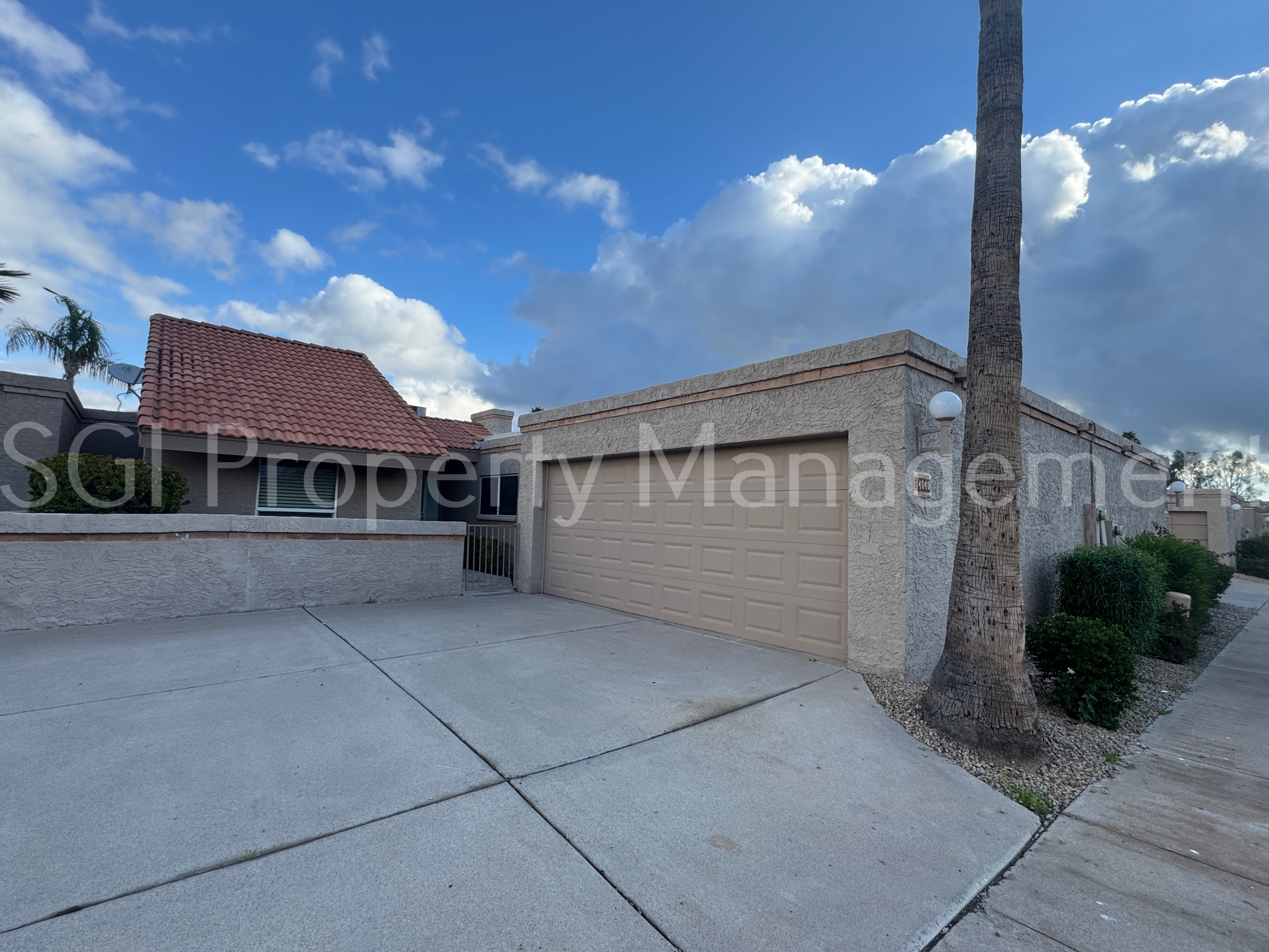 Phoenix House: 4040 E Larkspur Dr