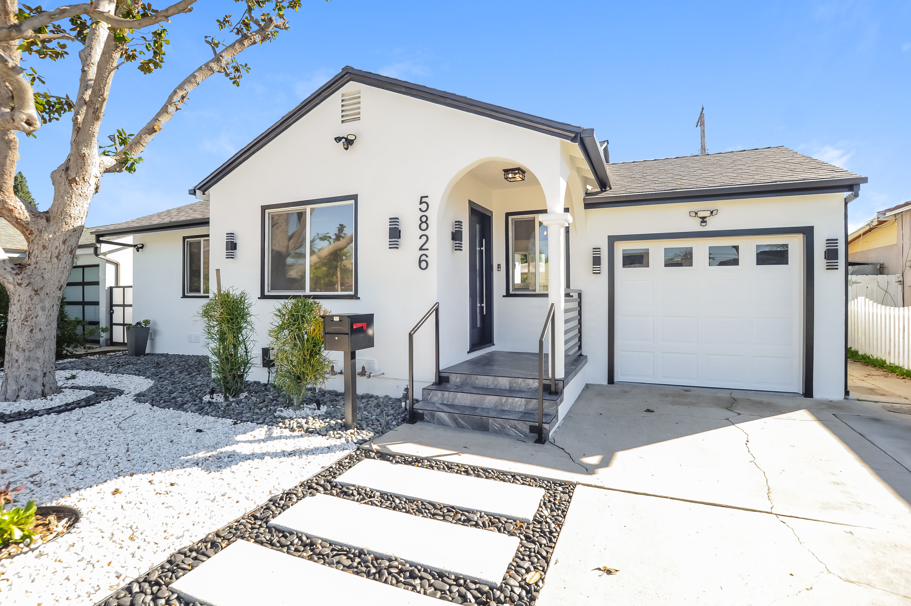 Encino House: 5826 Jamieson Avenue