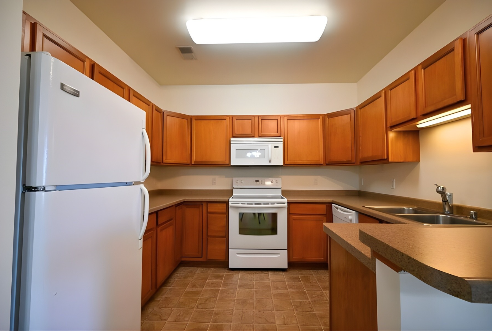 OREGON Apartment: 218 WOLFE St