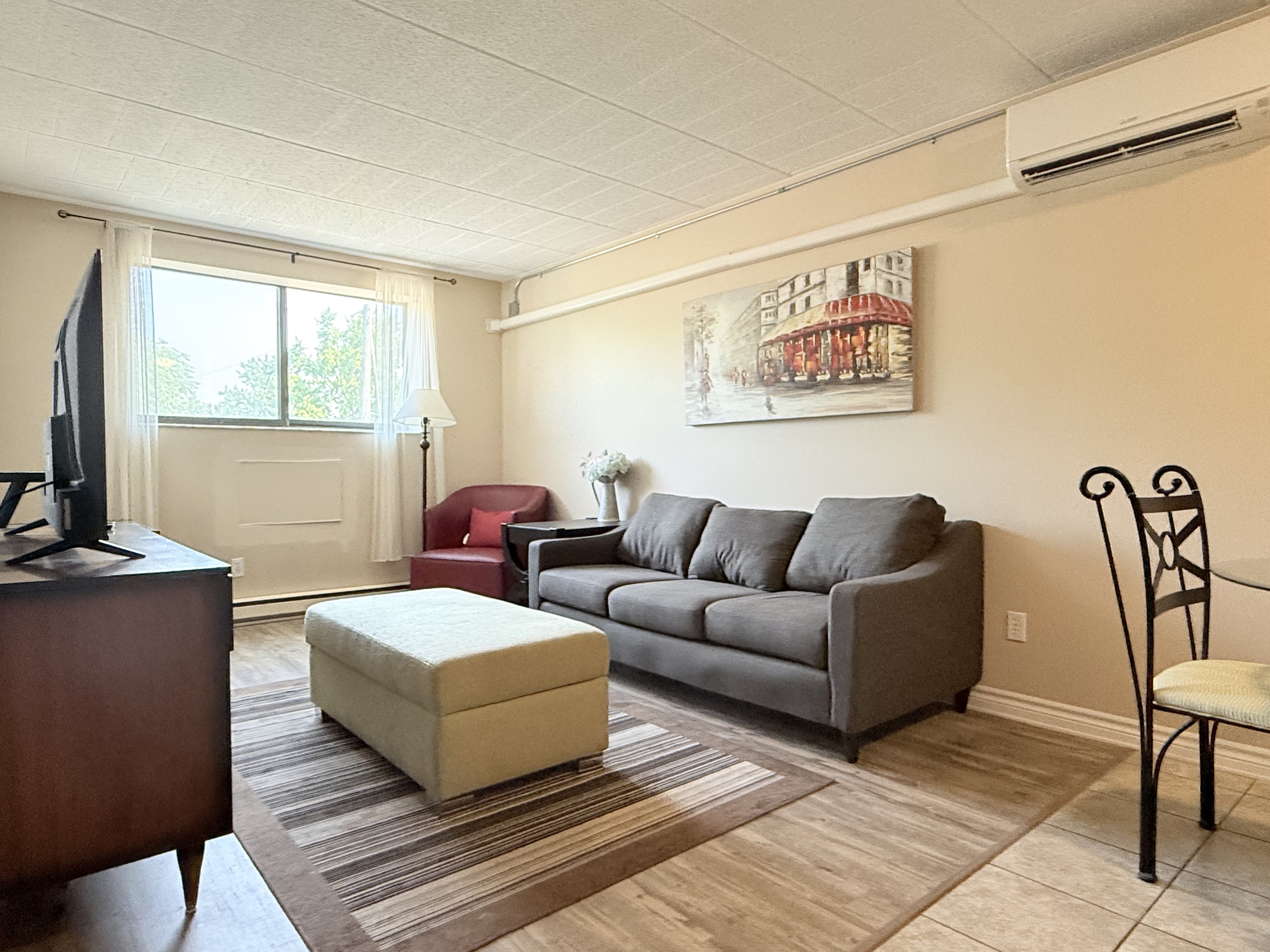 Windsor Condo: 360 Tecumseh Rd W