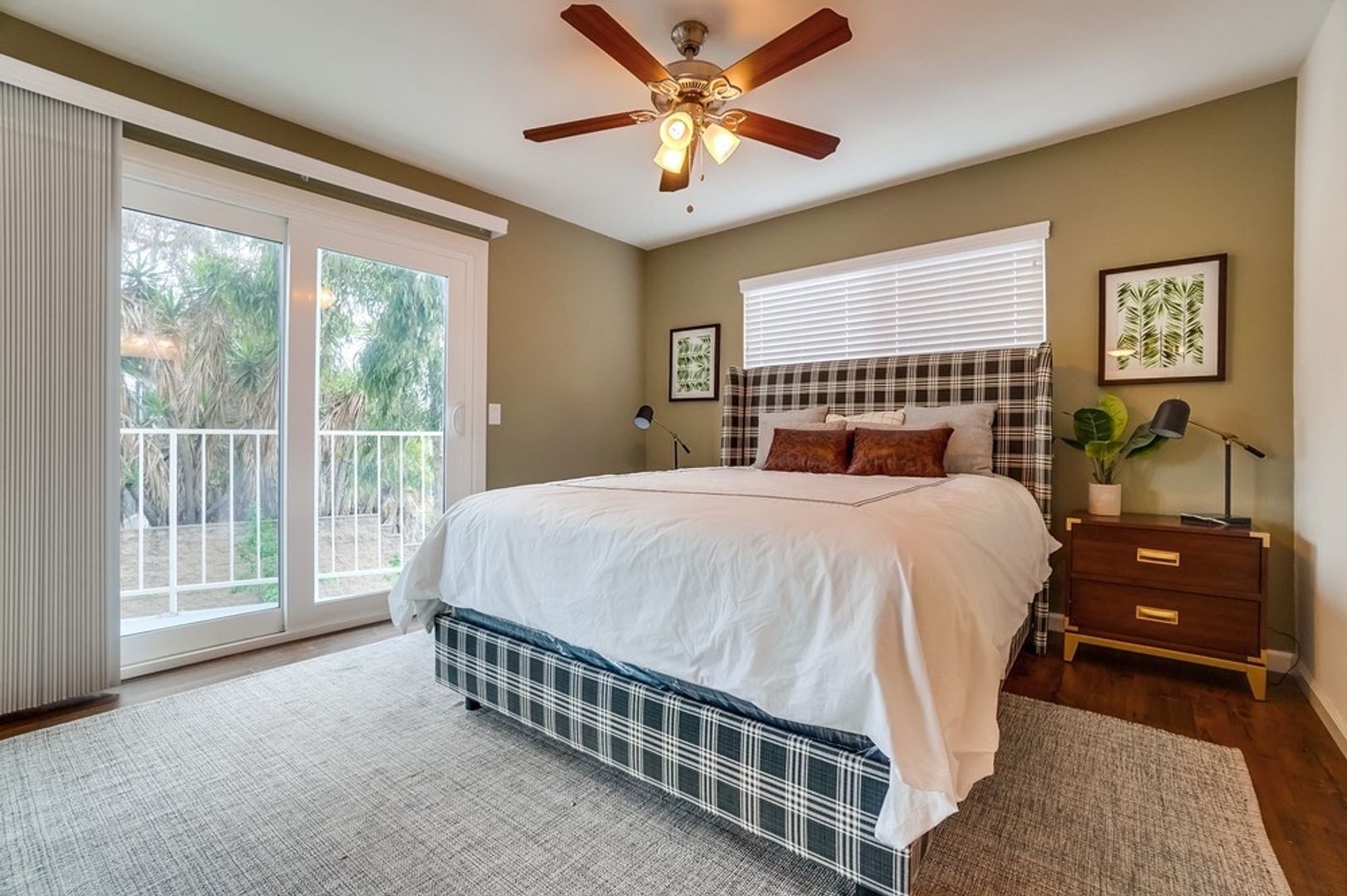 Inglewood Condo: 821 N Austin Ave