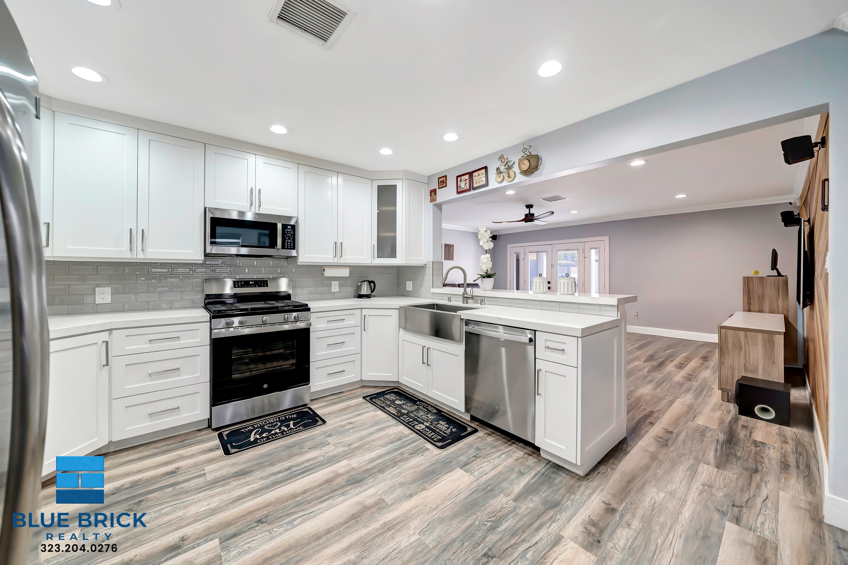 Tarzana House: 5839 Vanalden Ave