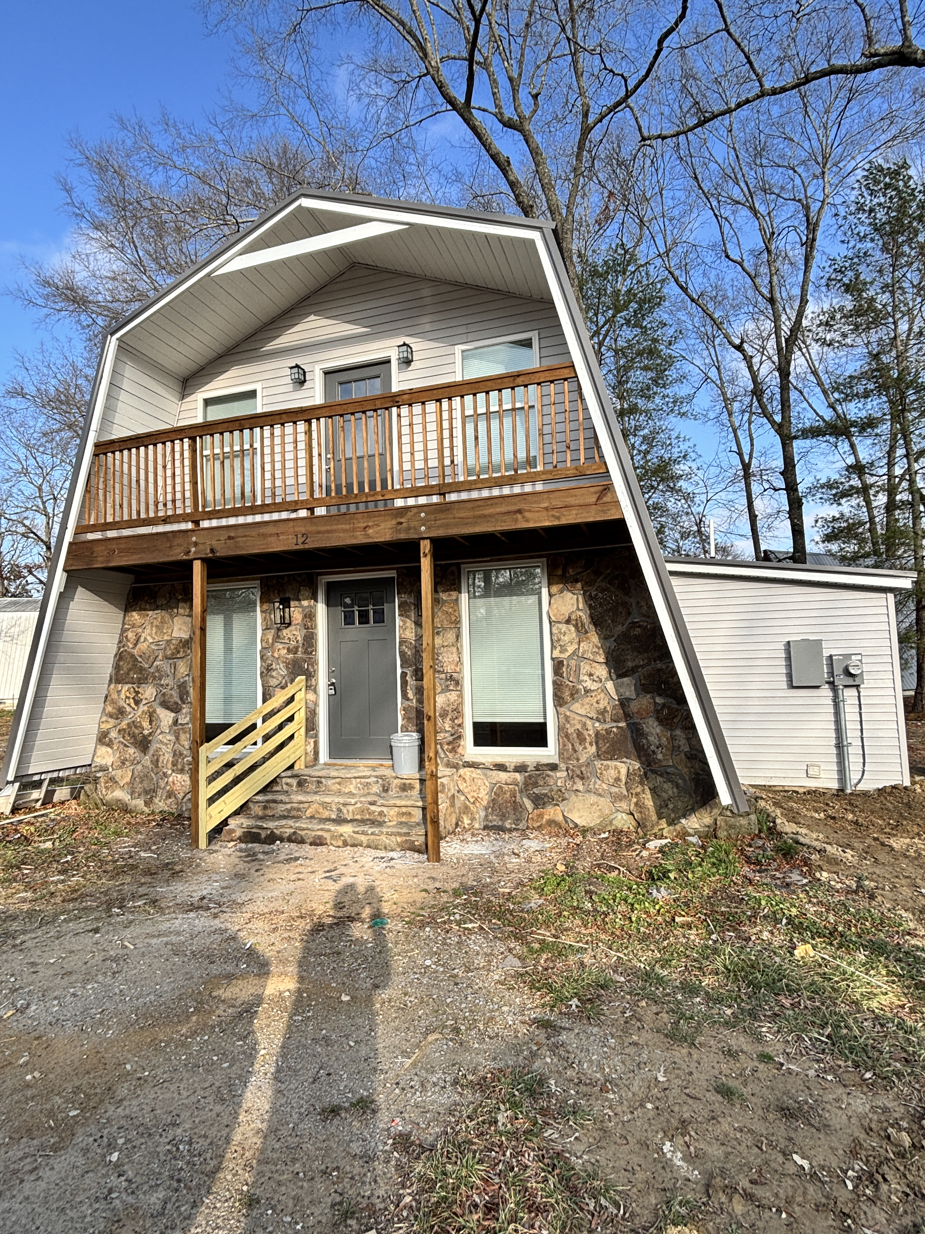 Manchester House: 12 Chalet Dr