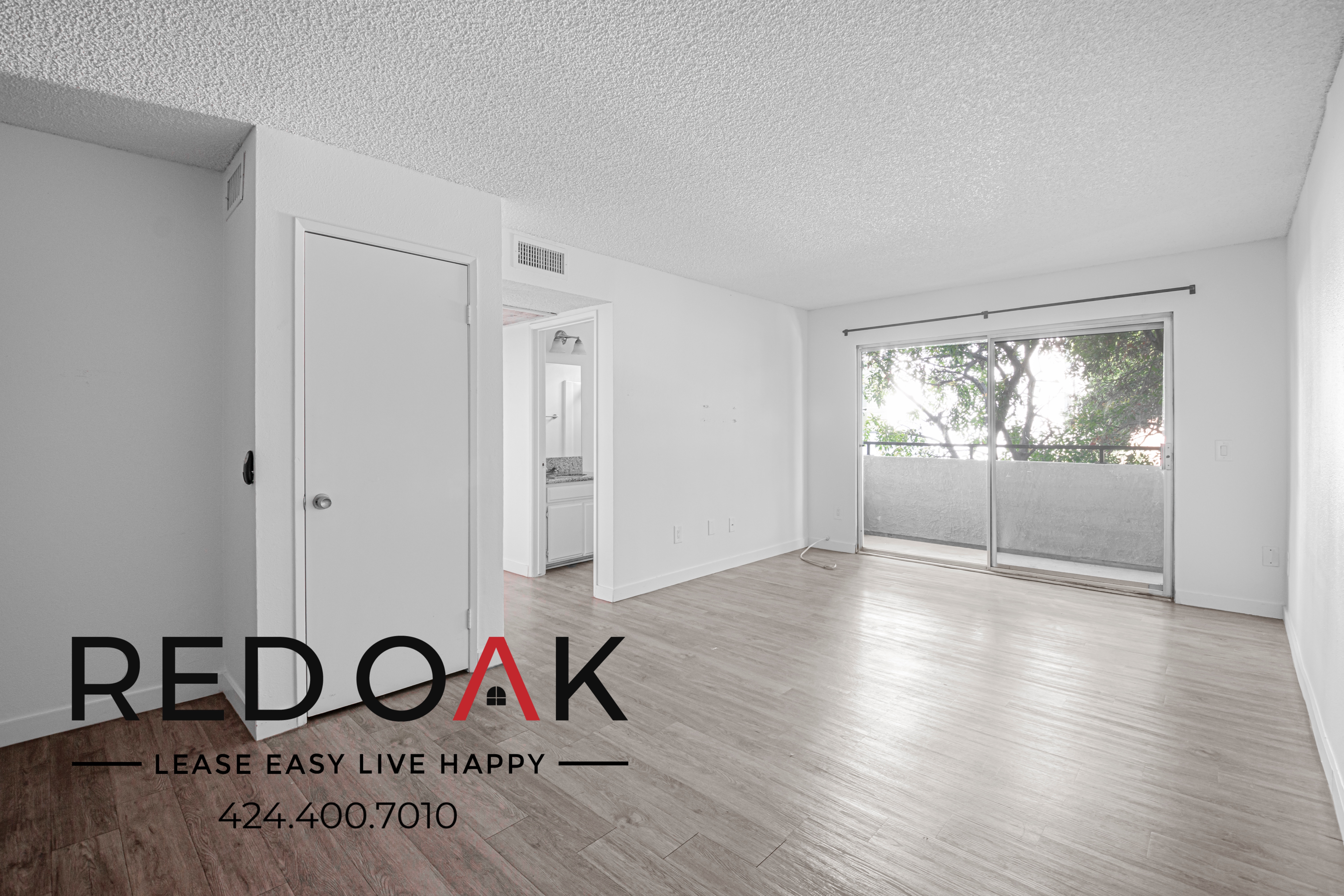 North Hollywood Condo: 11817 Victory Blvd