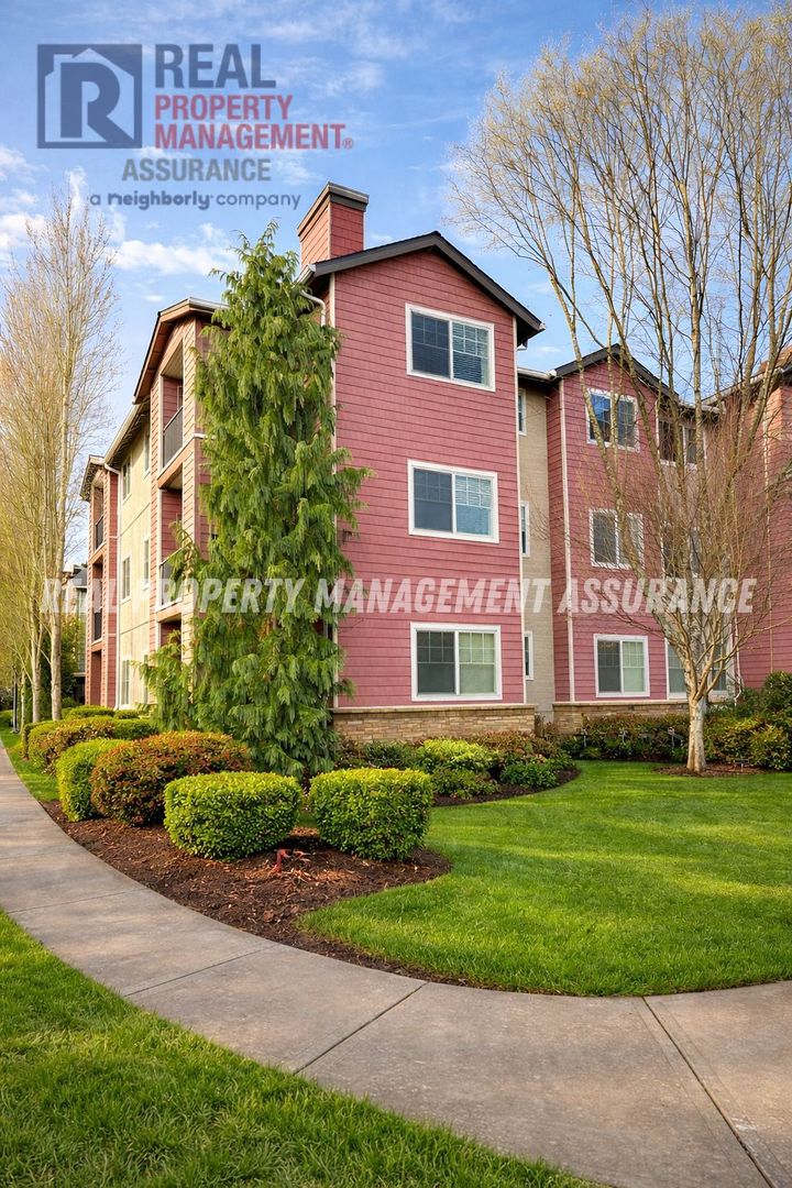 Hillsboro House: 10664 NE Holly Street