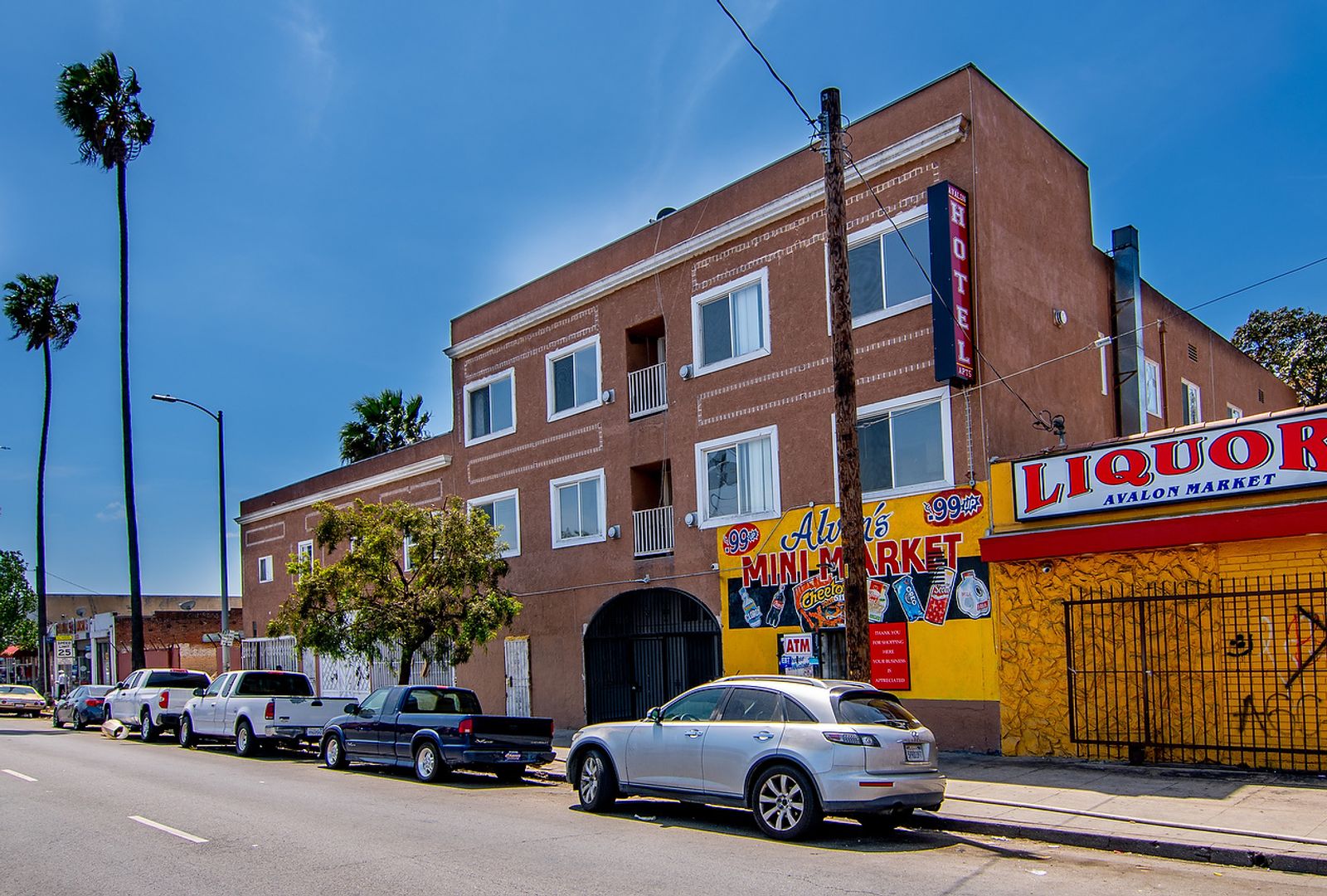 Los Angeles Apartment: 5119 S Avalon Blvd
