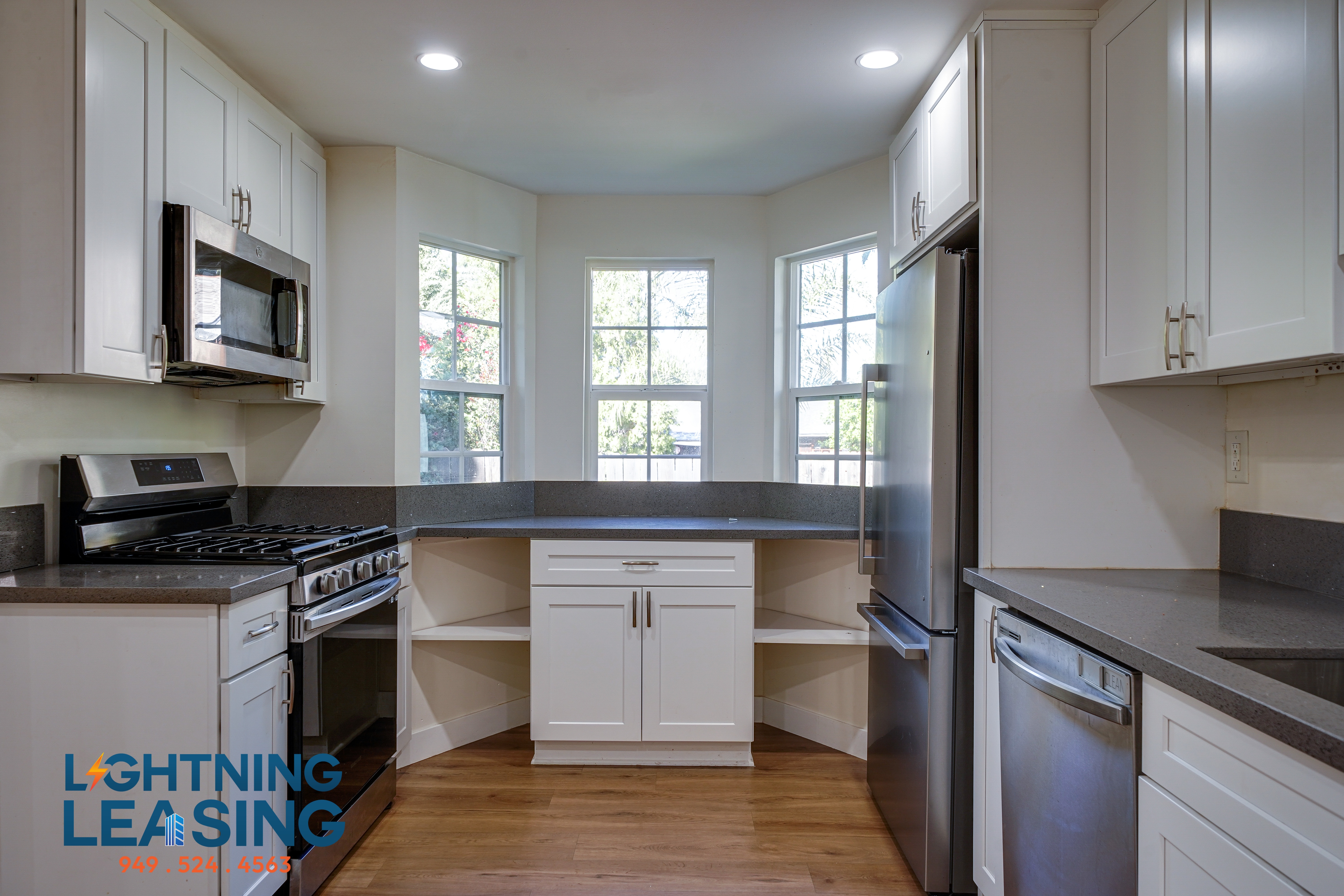 Tarzana Condo: 6176 Yolanda Ave