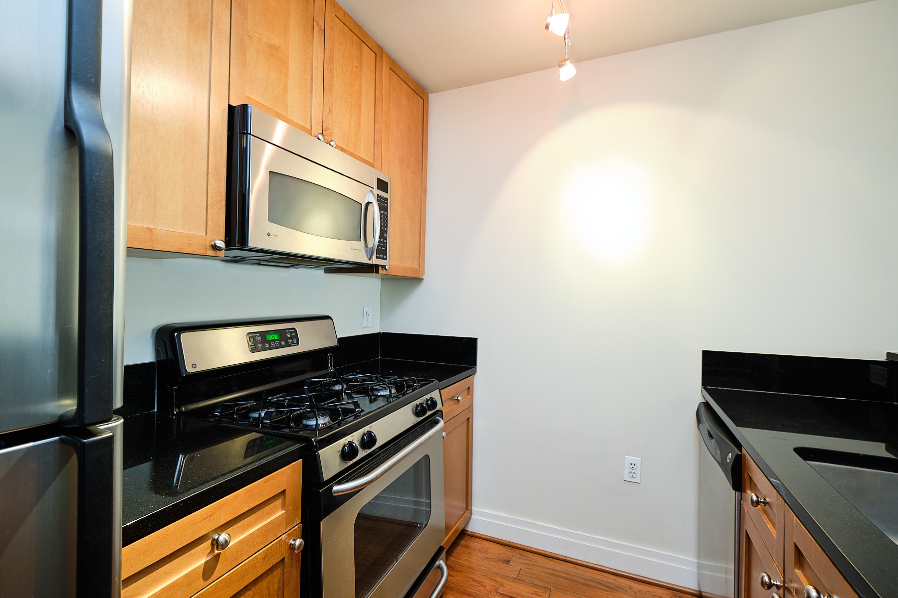 Washington Condo: 2120 Vermont Ave NW