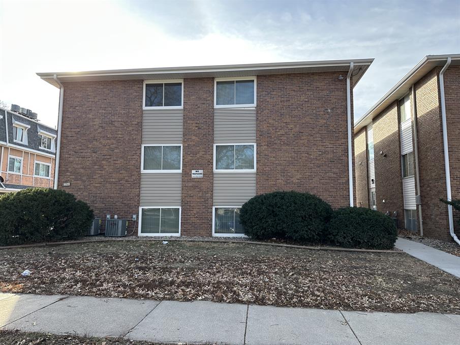 Lincoln Condo: 1129 E ST