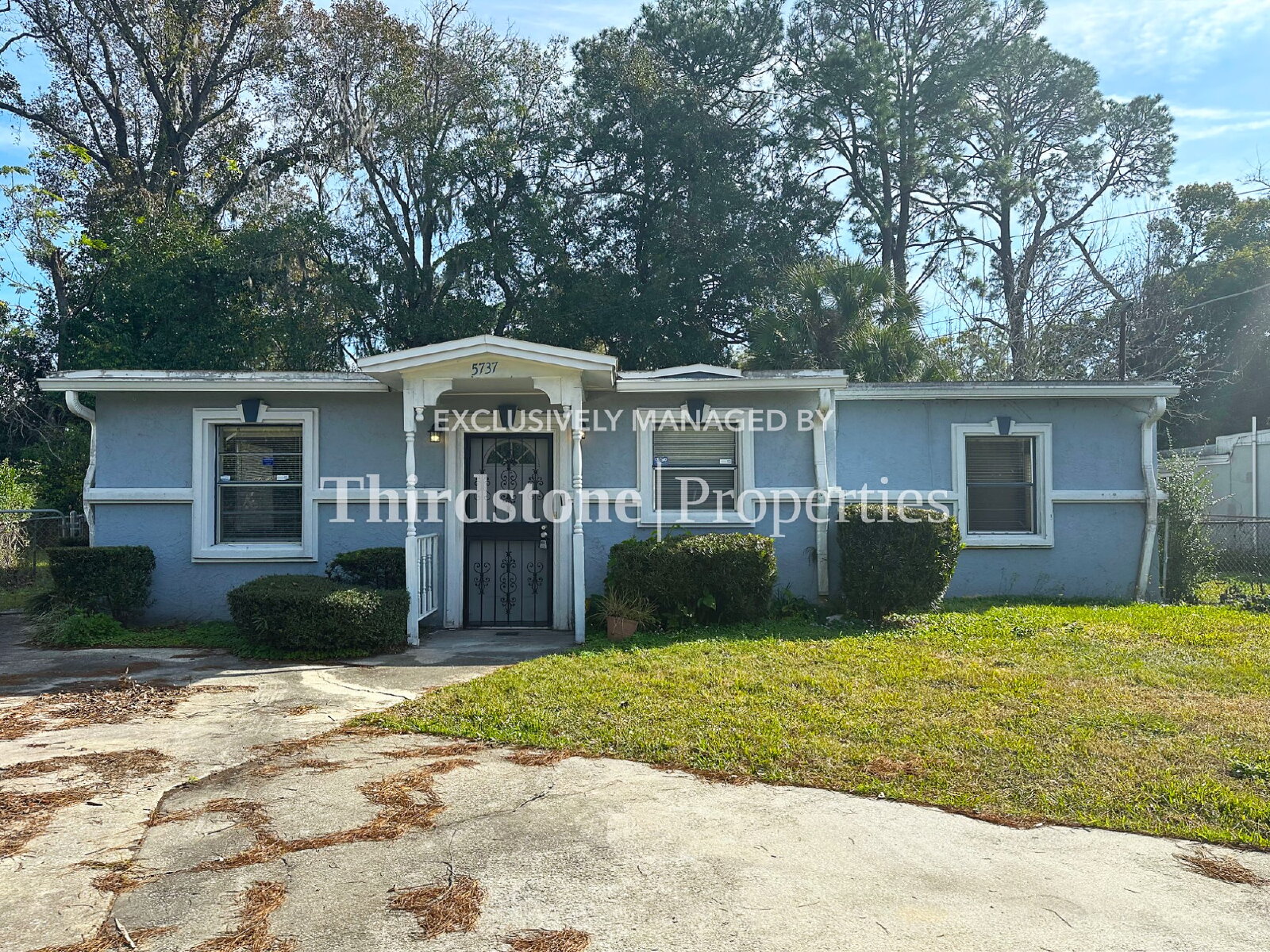Jacksonville House: 5737 CARNATION RD