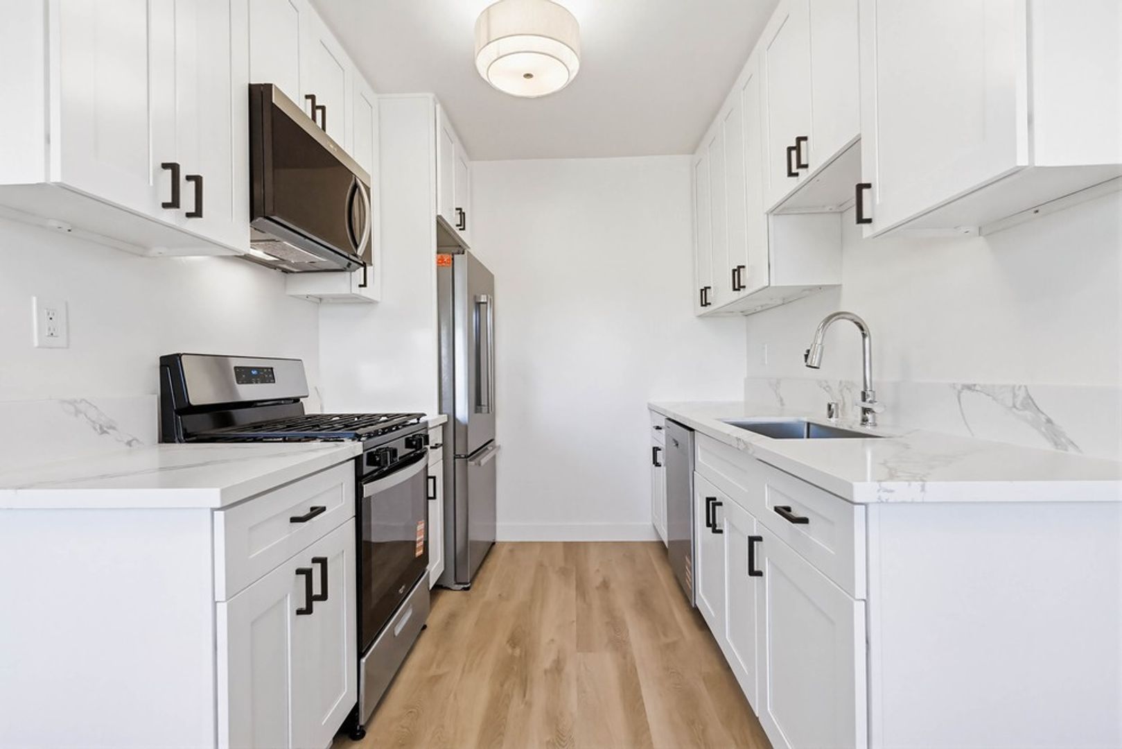 Los Angeles Condo: 6735 Brynhurst Ave