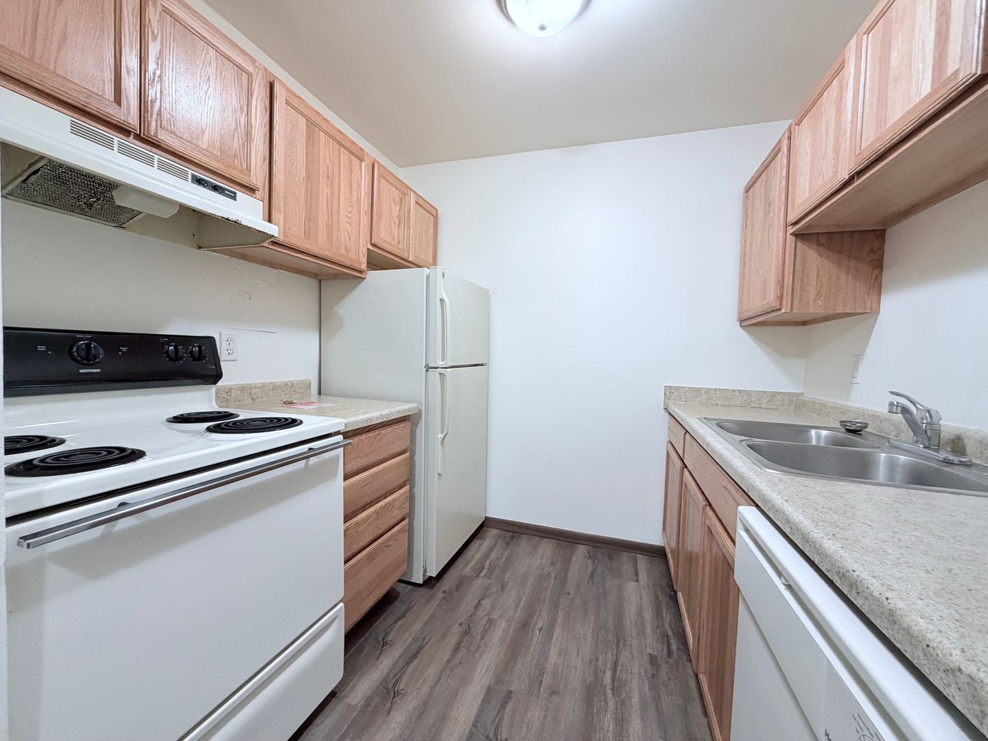 Sun Prairie Apartment: 242 Amber Trl